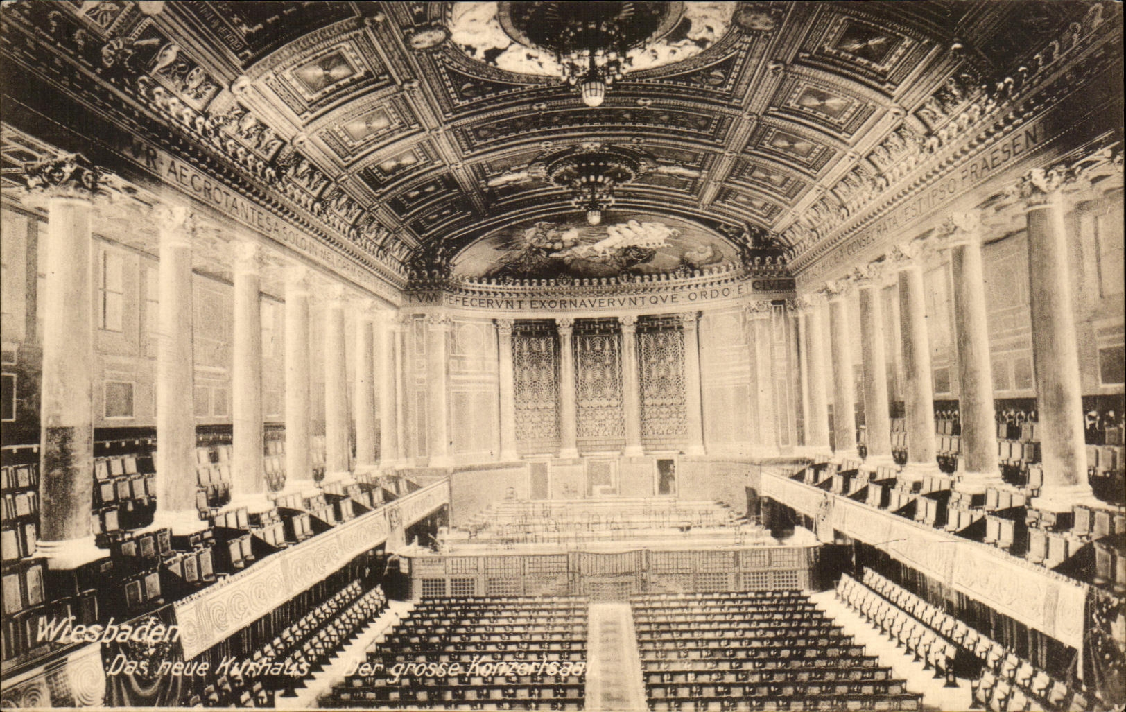 Wiesbaden — Le nouveau Kurhaus, le grand concert hall — Ottmar Zikher, München