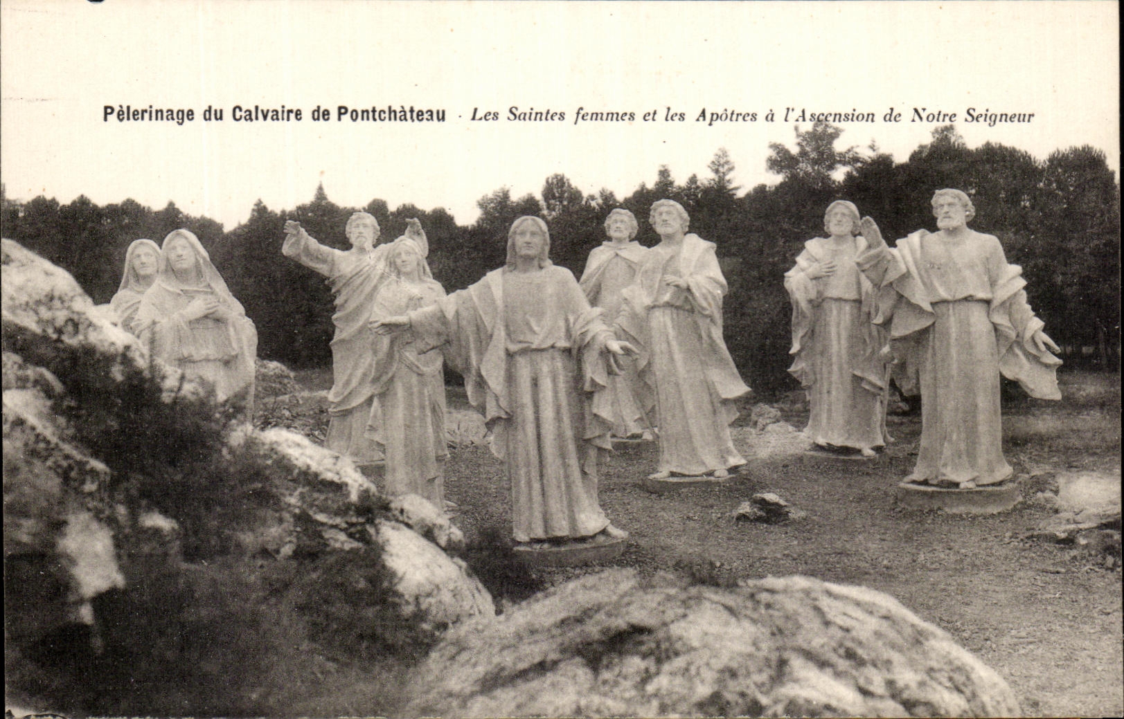 CPA Pelerinage du Calvaire de Pontchateau Les saintes femmes et les apotres a l'ascension de Notre Seigneur 