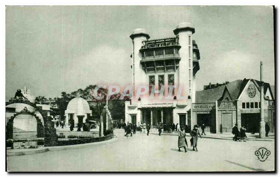 CPA une Tour Restaurant Exposition Paris Arts Decoratifs