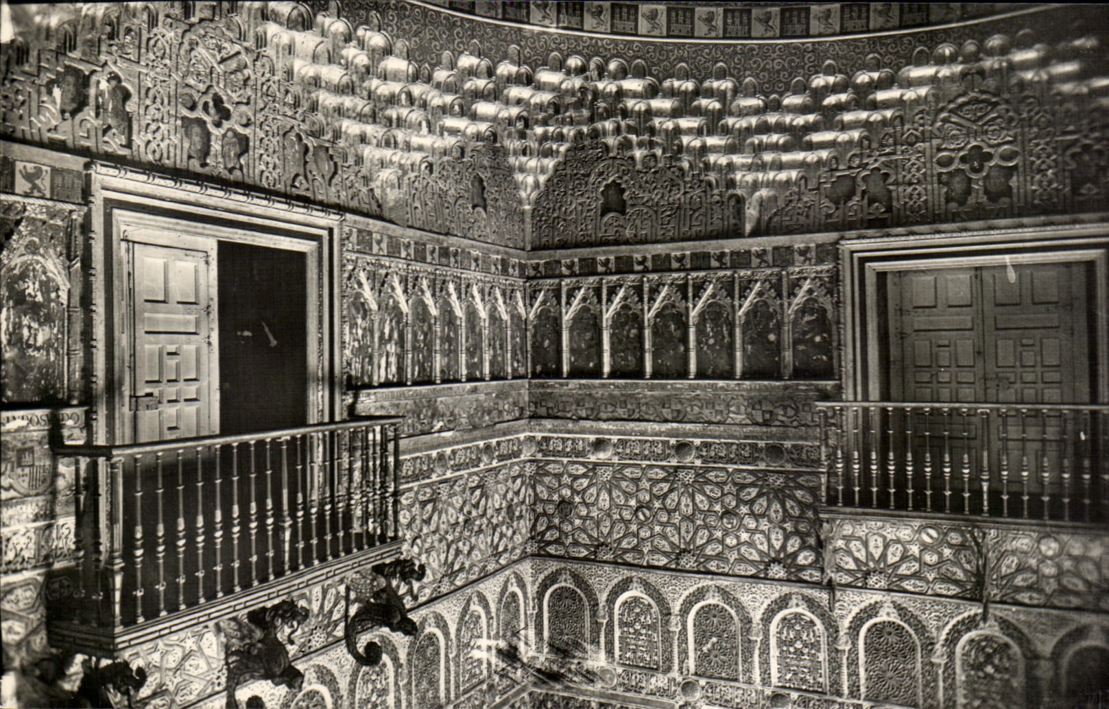 Sevilla — Alcázar Royal: Salon des Ambassadeurs — Éditeur HELLLOTHA ÁTILLOTA — Madrid