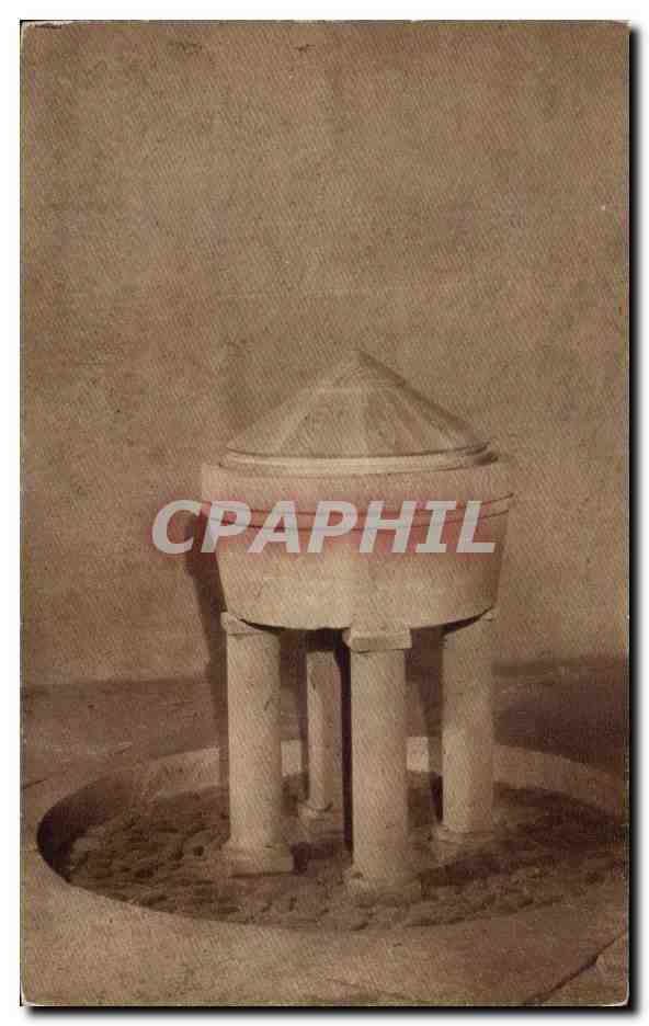 Carsac-de-Carlux en Sarladais — Baptistère — Photo F. Windeles, Montignac
