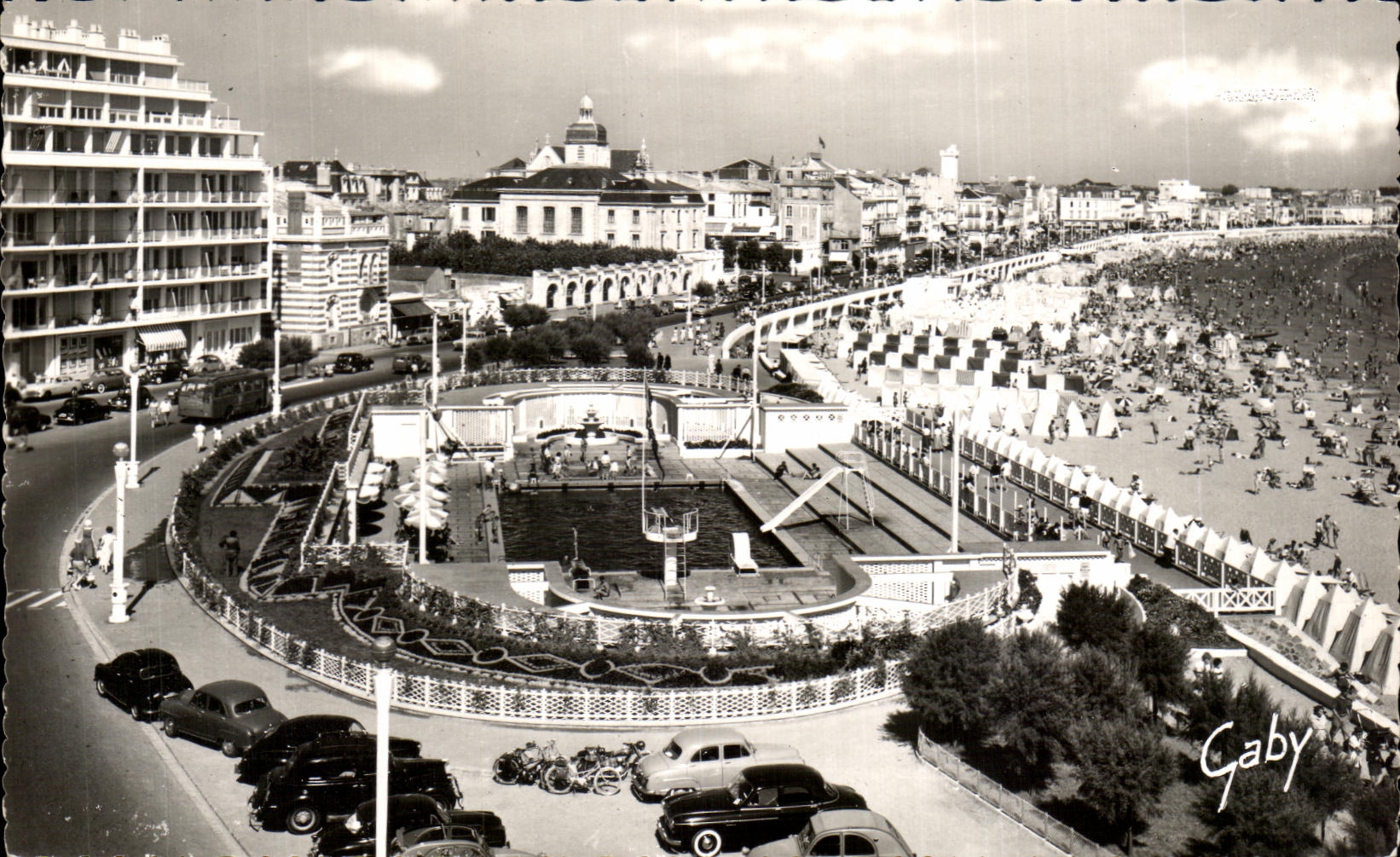 Les Sables-d'Olonne — La Piscine et la Plage — Gaby