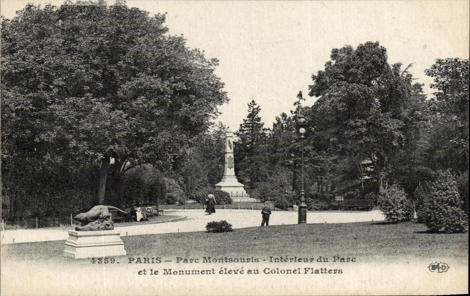 CPA Paris Parc Montsouris Interieur Du Parc Et Le Monument Eleve au Colonel Flatters