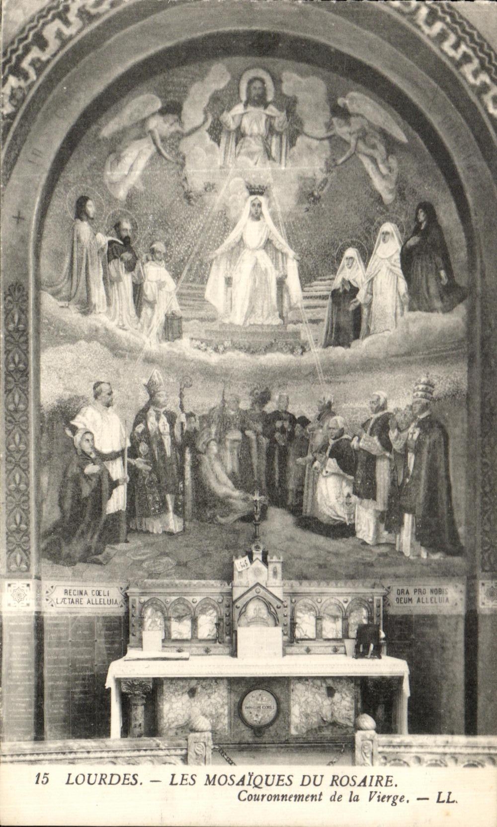 CPA Lourdes Les Mosaiques Du Rosaire Couronnement de la Vierge