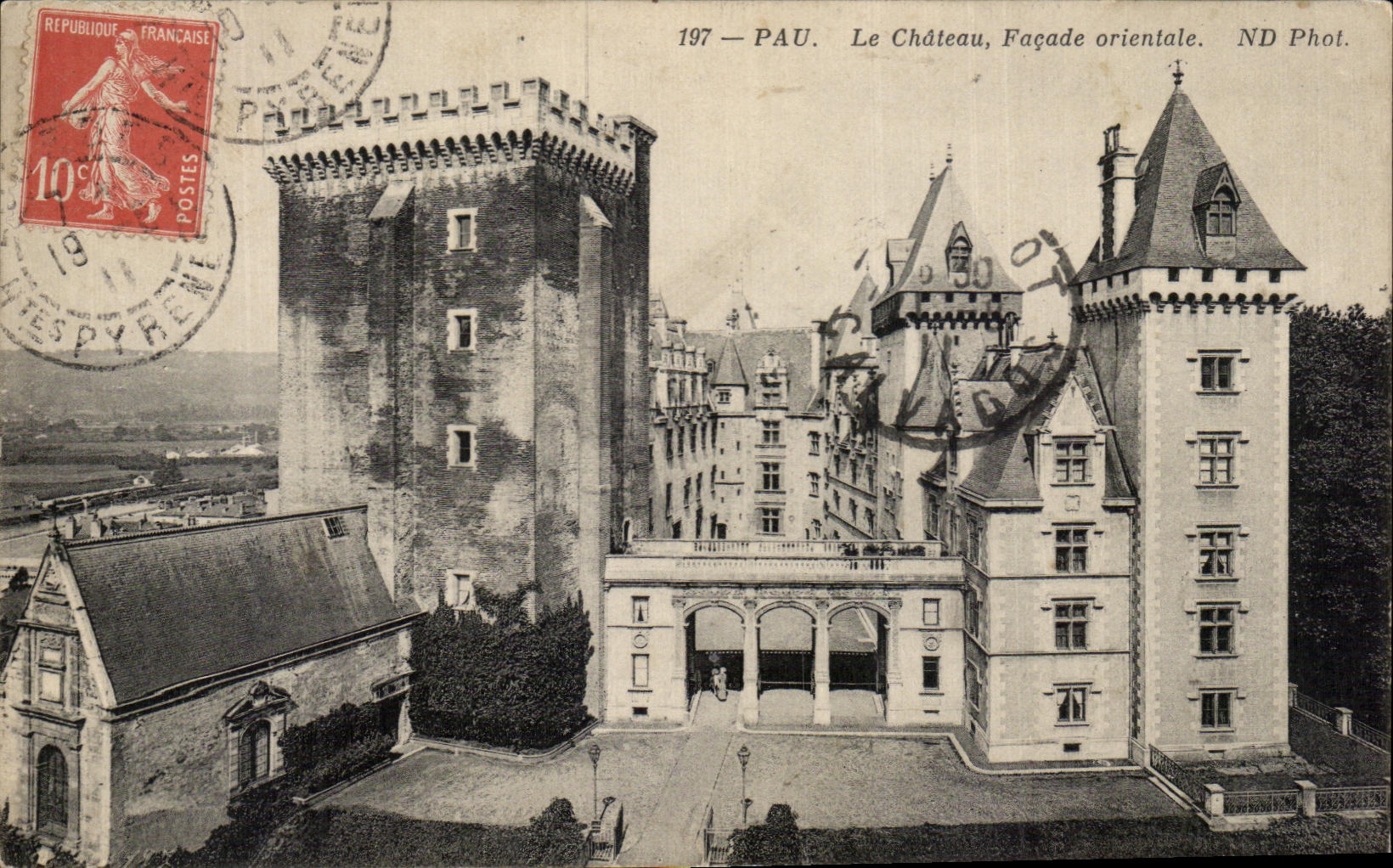 CPA Pau Le Chateau Facade Orientale