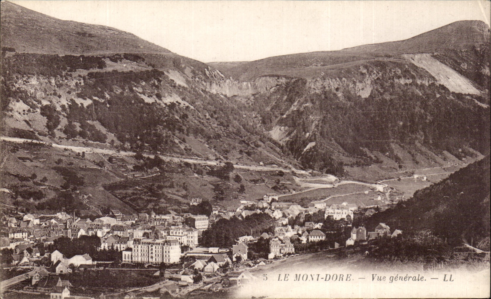 CPA Le Mont Dore Vue Generale