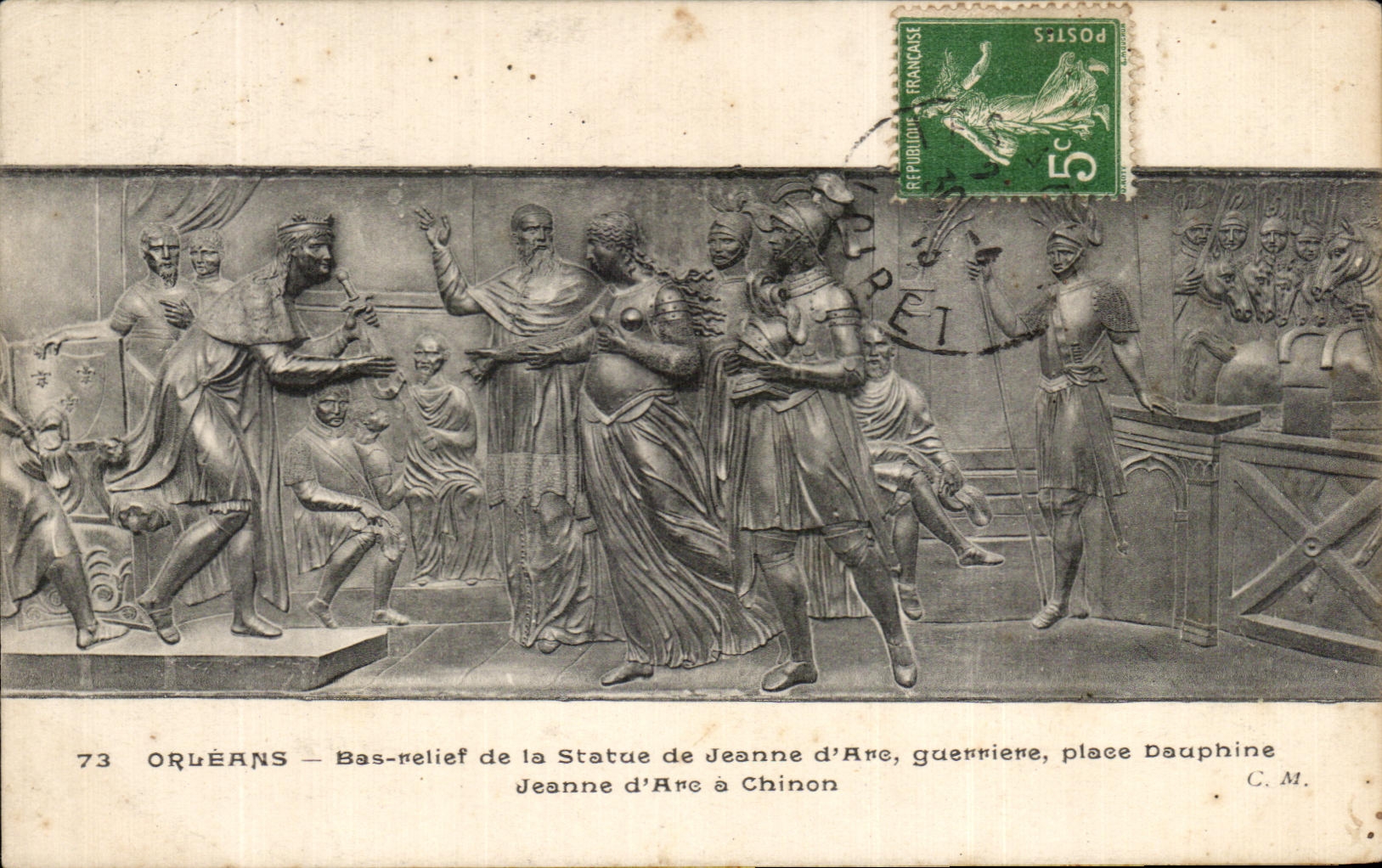 CPA Orleans Bas relief de la Statue de Jeanne d'Arc guerriere Place Dauphine Jeanne d'Arc a Chinon