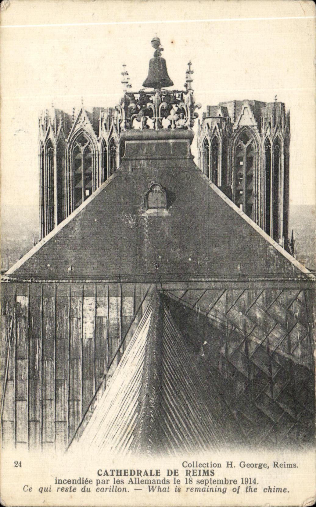 Cathédrale de Reims — Ce qui reste du carillon après l'incendie de 1914 — Collection H. George, Reims, n°24