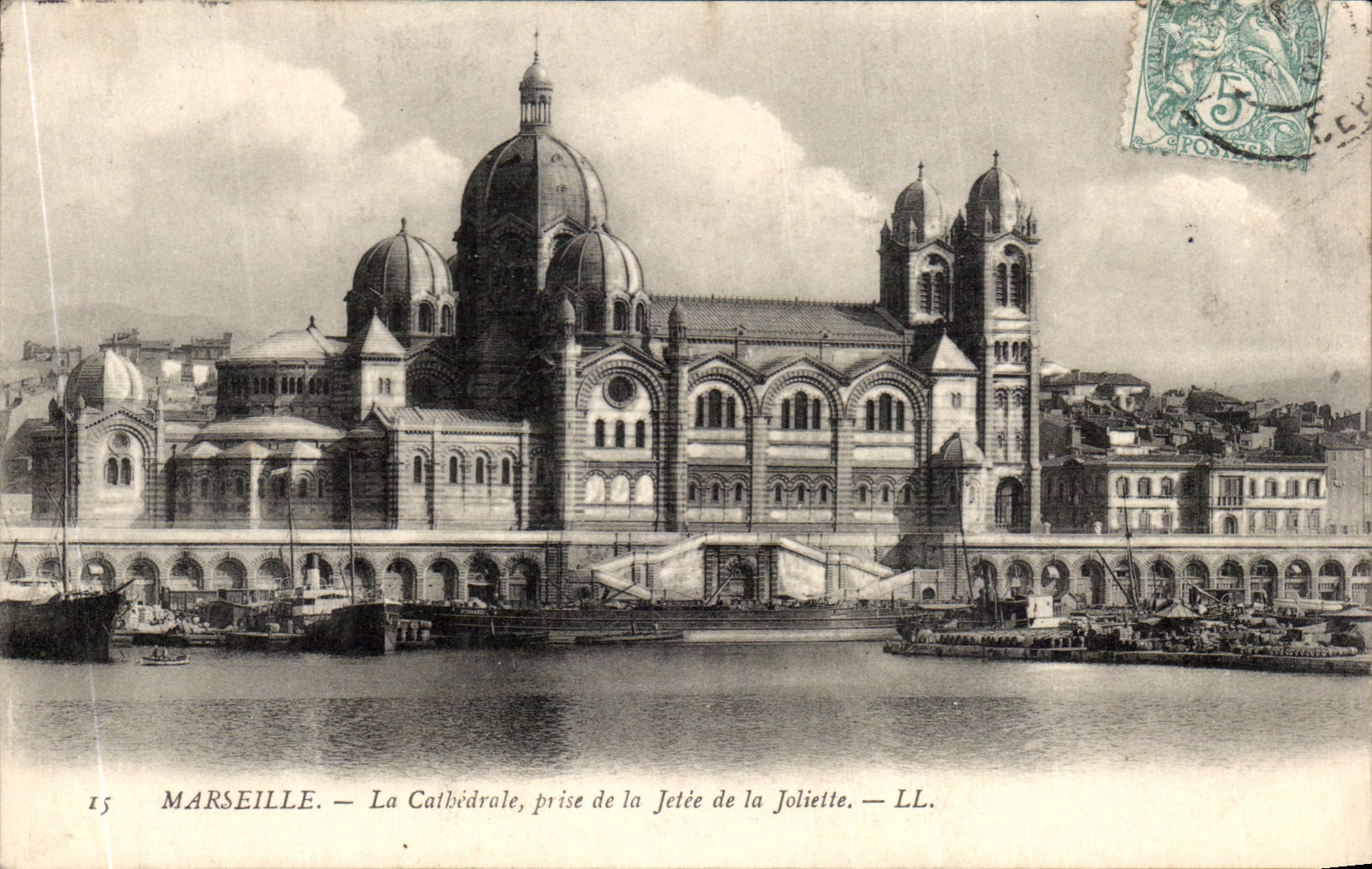 CPA Marseille La Cathedrale Prise De La Jetee De La Joliette