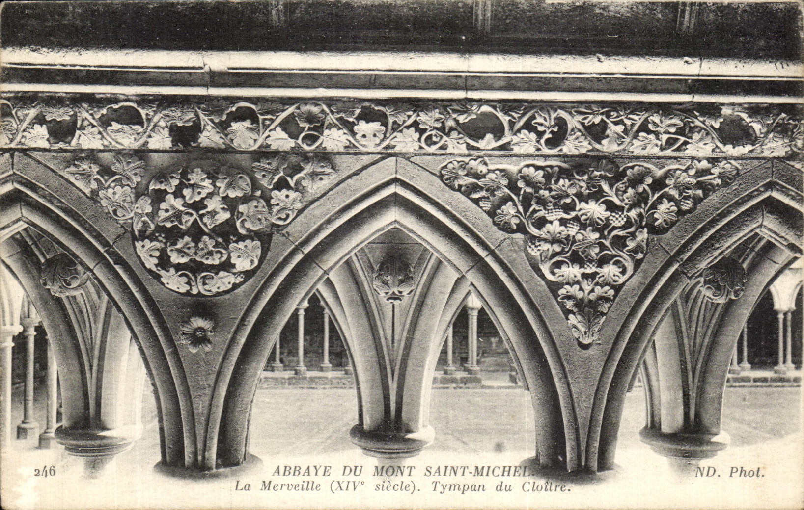 Abbaye du Mont-Saint-Michel — La Merveille (XIVe siècle). Tympans du Cloître. — ND. Phot.
