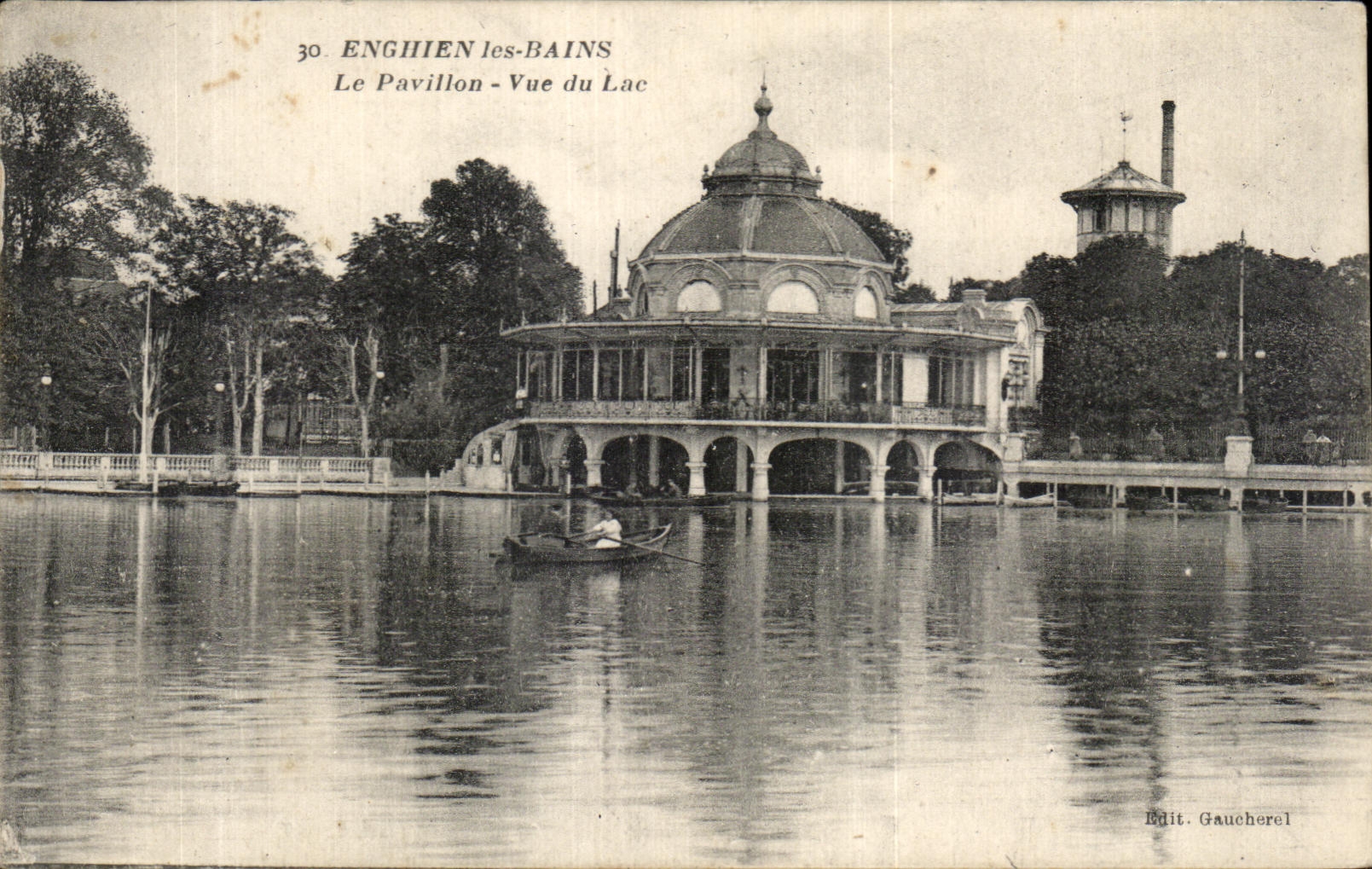 CPA Enghien Les Bains Le Pavillon Vue du Lac