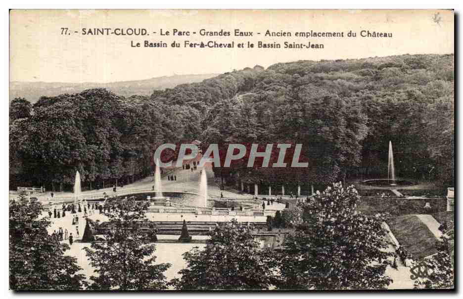 CPA St Cloud Le Parc Grandes Eaux Ancien emplacement du Chateau Le Bassin du Fer a Cheval et le Bassin Saint Jean
