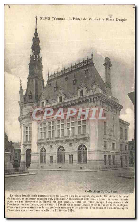 CPA Sens L'Hotel de Ville et la Place Drapes