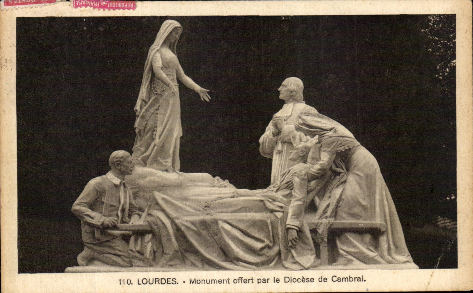 CPA Lourdes Monument offert par le Diocese de Cambrai