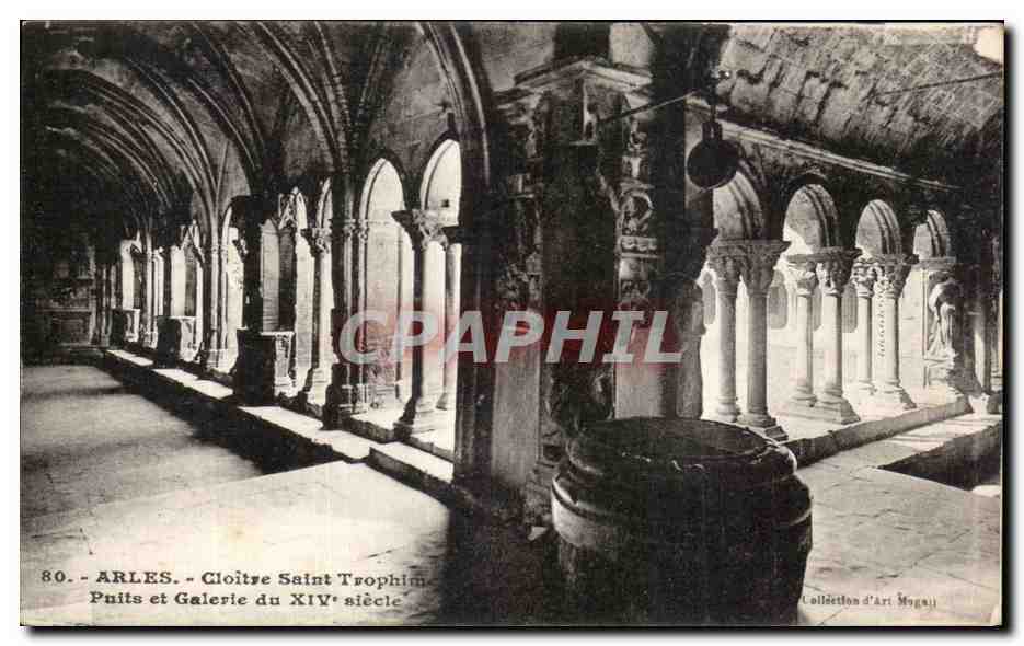 Arles - Cloître Saint Trophime - Puits et Galerie du XIVe siècle — Collection d'Art Mogan