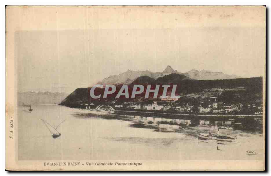 CPA Evian les Bains Vue Generale Panoramique Bateaux