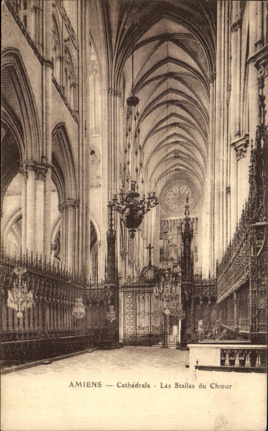 CPA Amiens Cathedrale Les Stalles Du Choeur