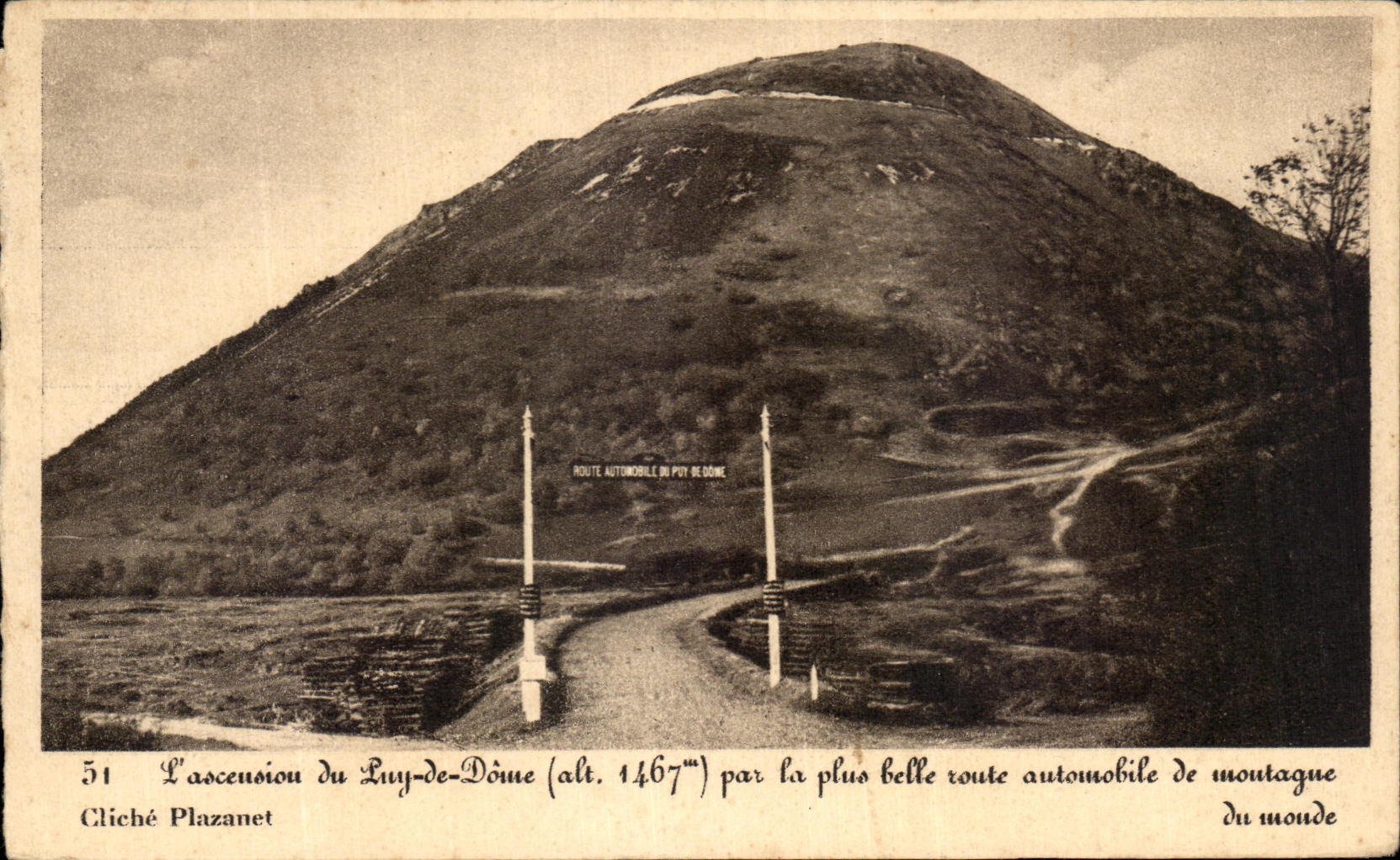 L'ascension du Luy-de-Dôme (alt. 1467m) — par la plus belle route automobile de montagne du monde — Cliché Plazanet, n°51