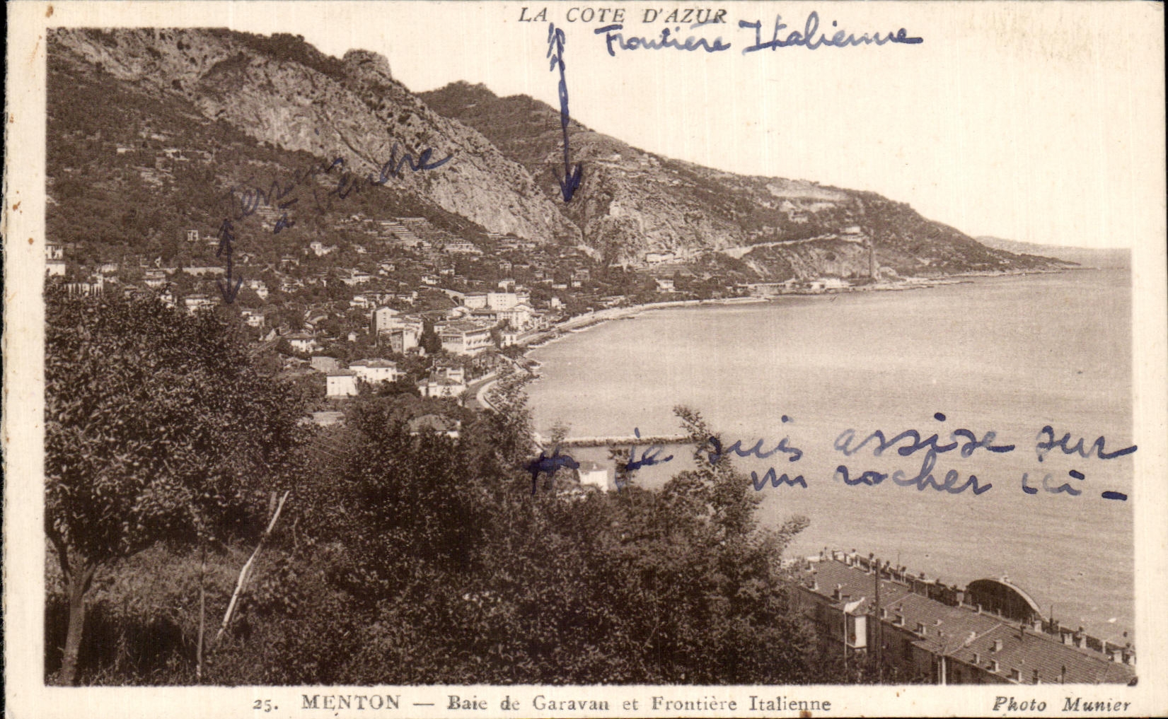 CPA La Cote D'azur Menton Baie de Garavan Et Frontiere Italienne