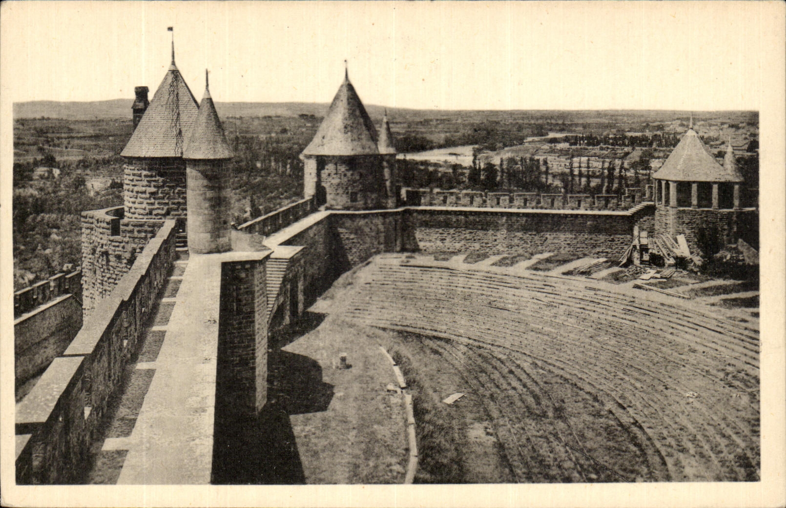 CPA Cite De Carcassonne Le Theatre