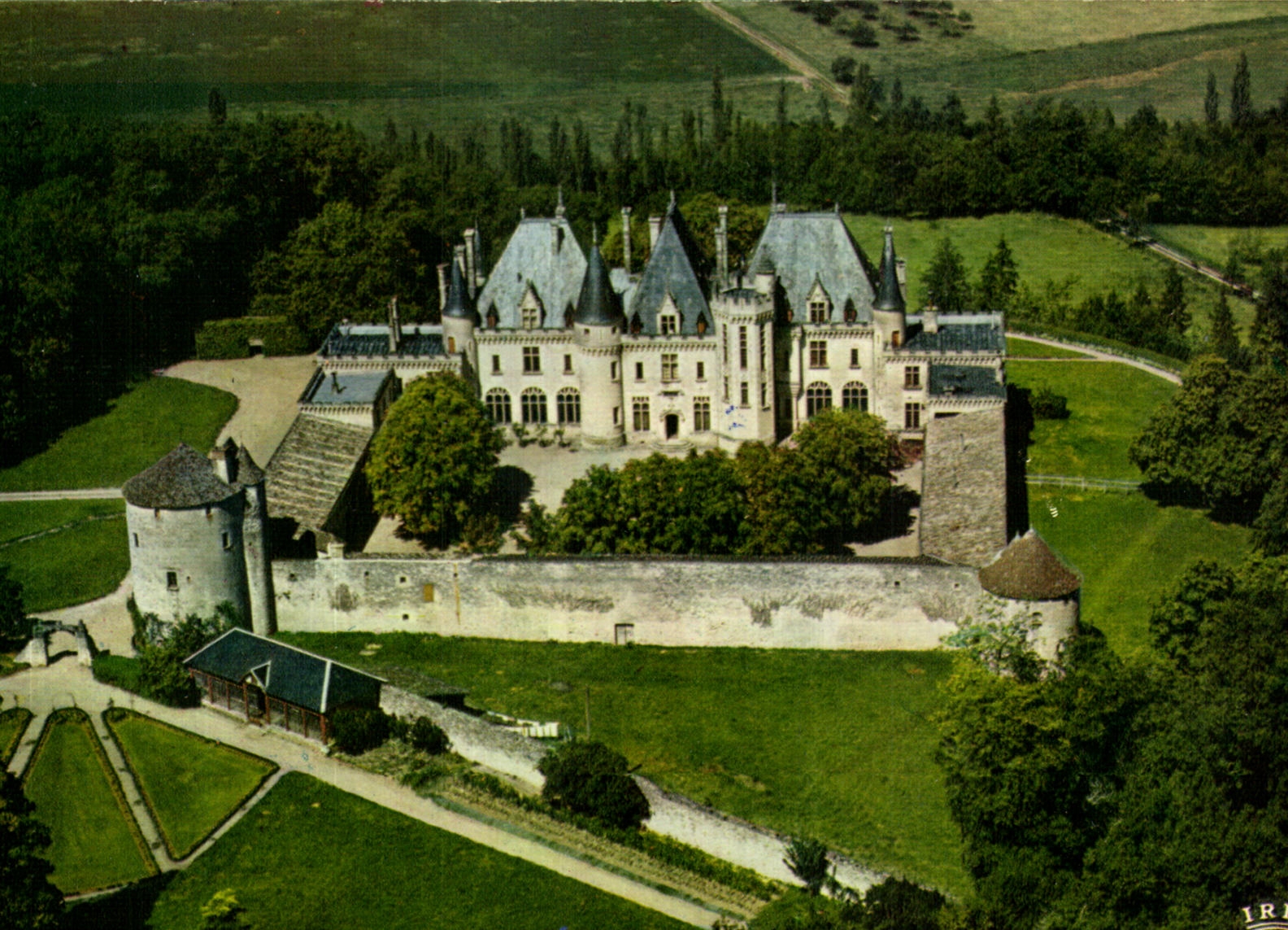 Château de Montaigne — vu du ciel — Éditions Mérichrome, série A 24/245