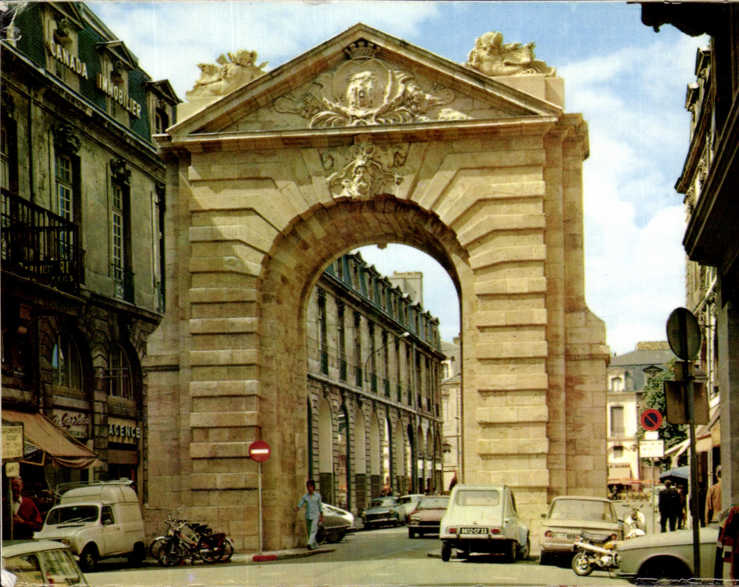 CPSM Couleurs Et Lumiere De France Bordeaux La Porte Dijeaux