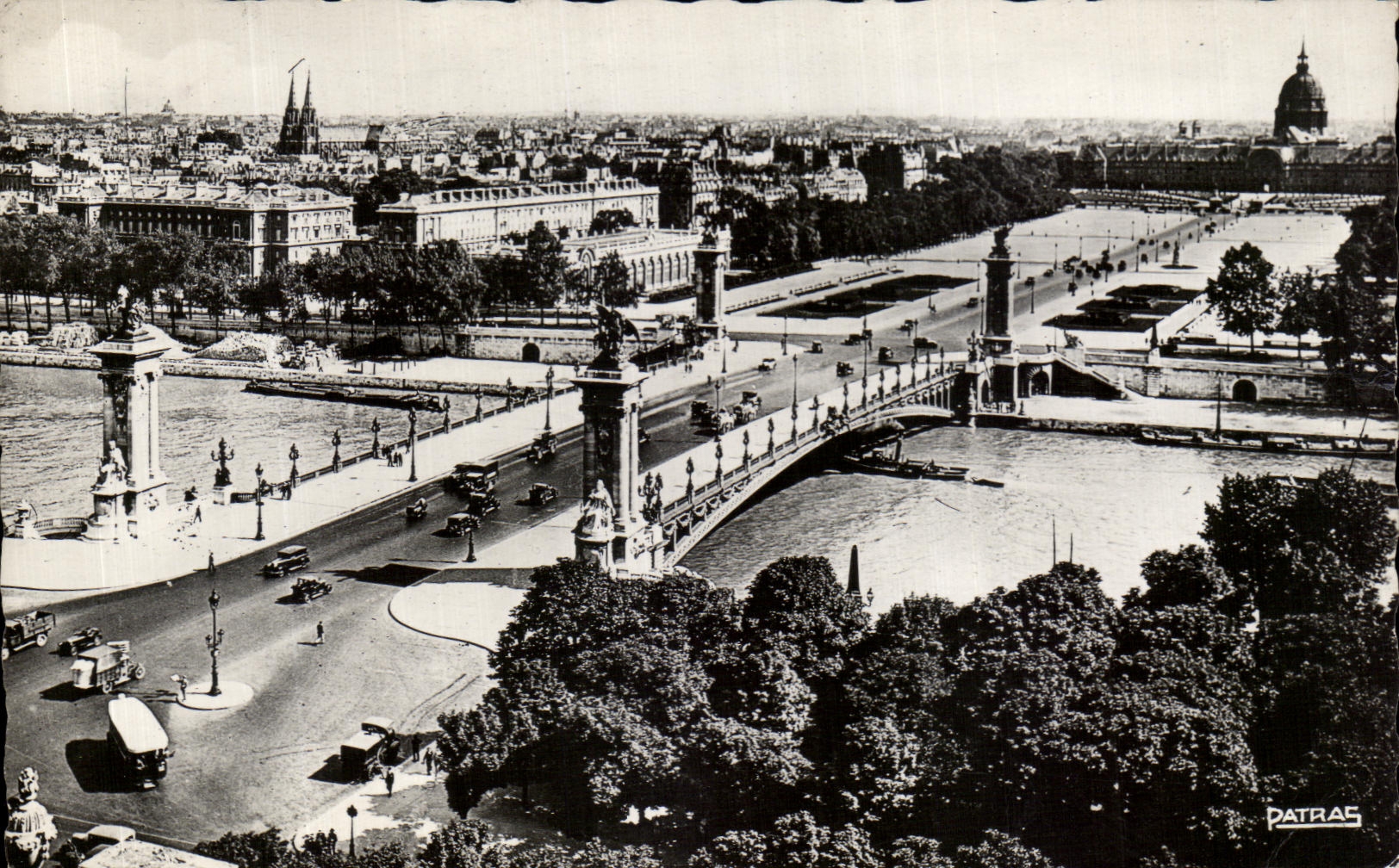 CPA Paris Pont Alexandre III Et l'Esplanade des Invalides