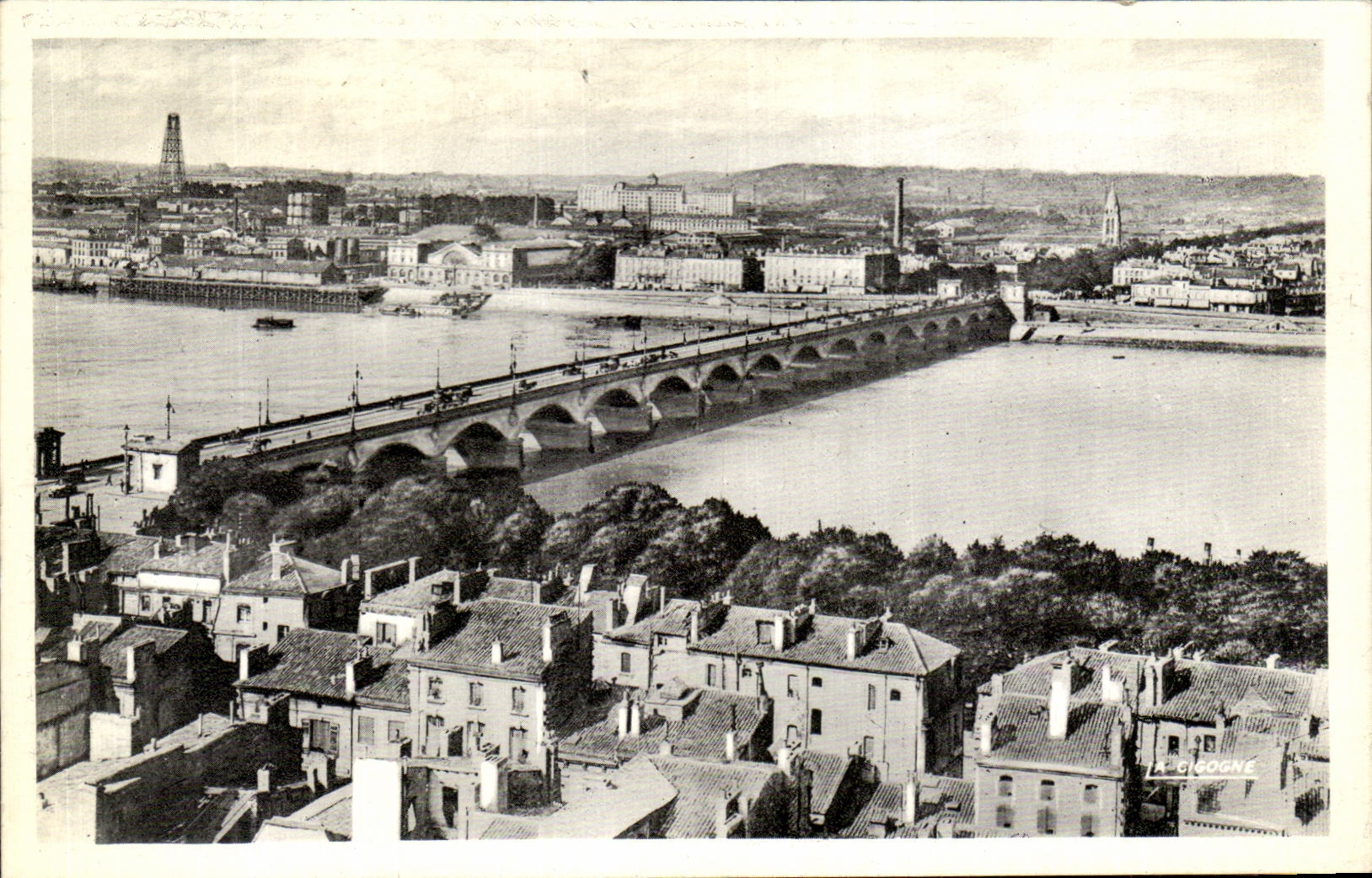 CPA Bordeaux Perspective Du Pont De Pierre Vers Le Quartier De La Bastide