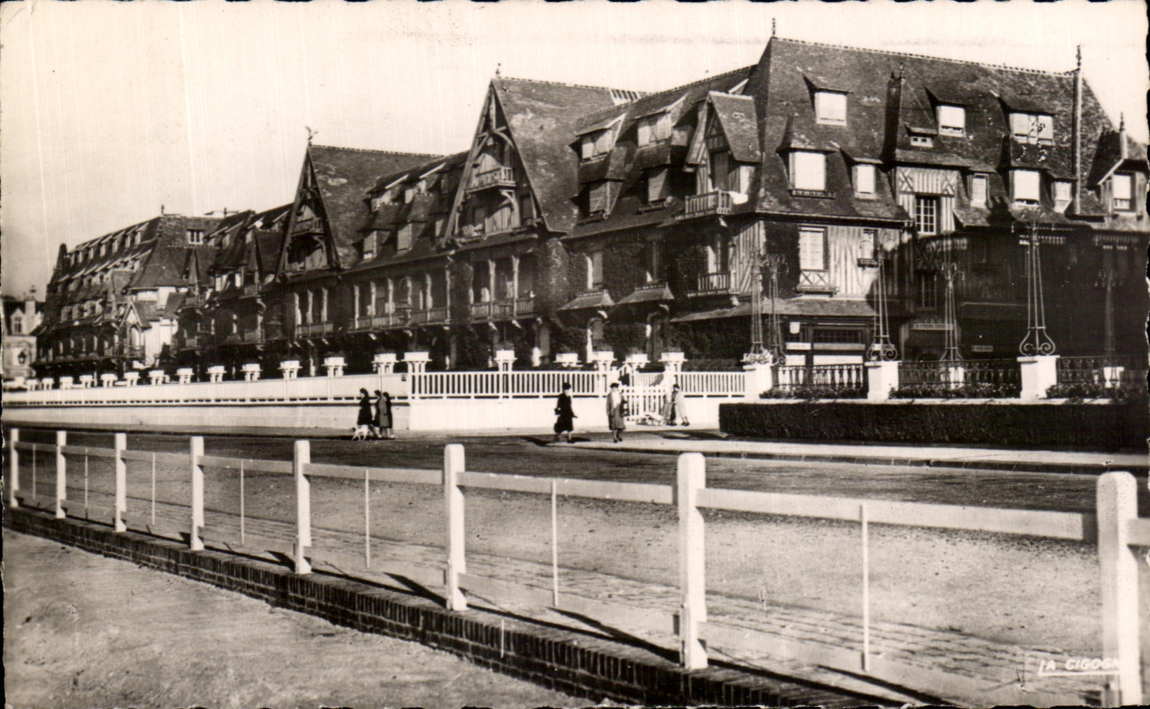 Normandy Hôtel vu des Jardins du Casino — Deauville (Calvados) — Éditions 'LA CIGOGNE'