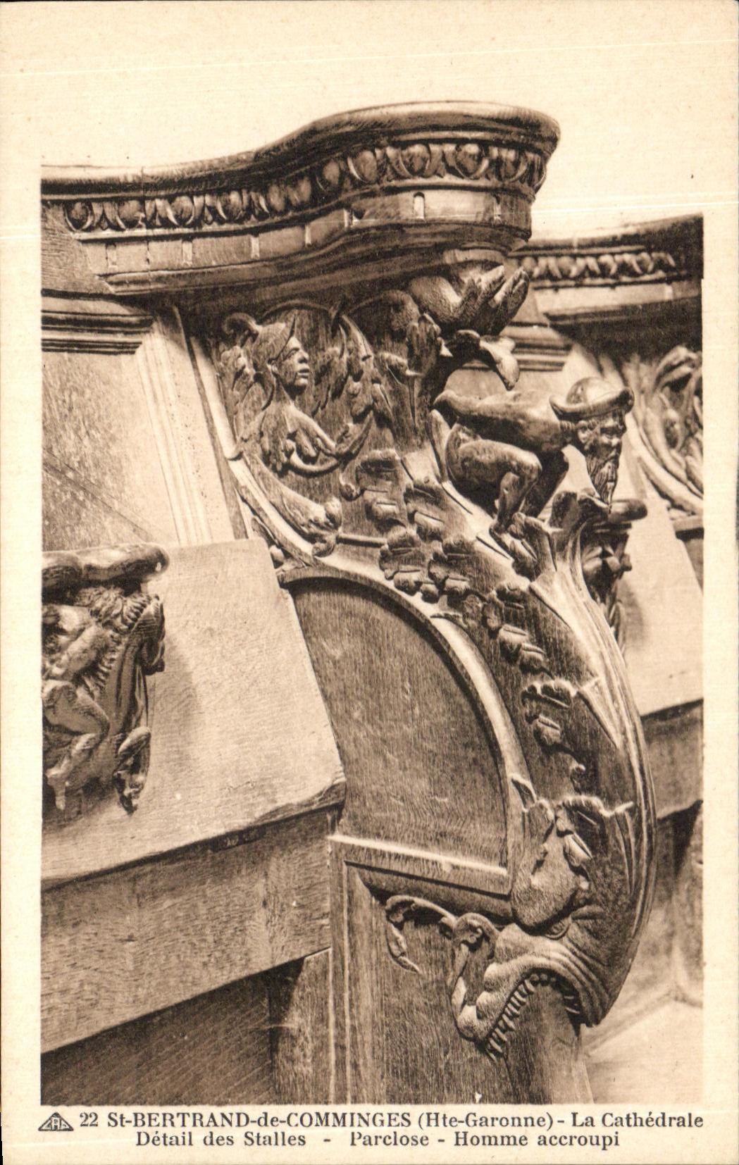 CPA St Bertrand de Comminges La Cathedrale Detail des Stalles Parclose Homme accroupi