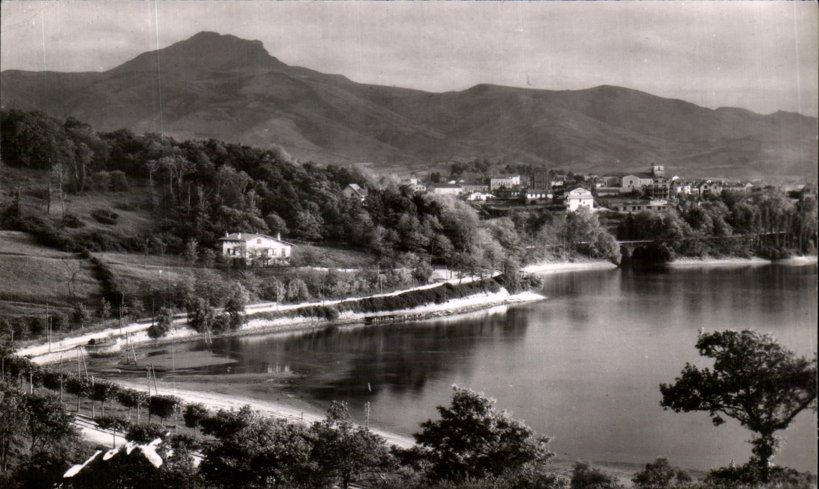 Saint-Jean-de-Luz — Vue du lac et du mont Oiz — Éditions JOVÉ Pau (B.P.) N° 274