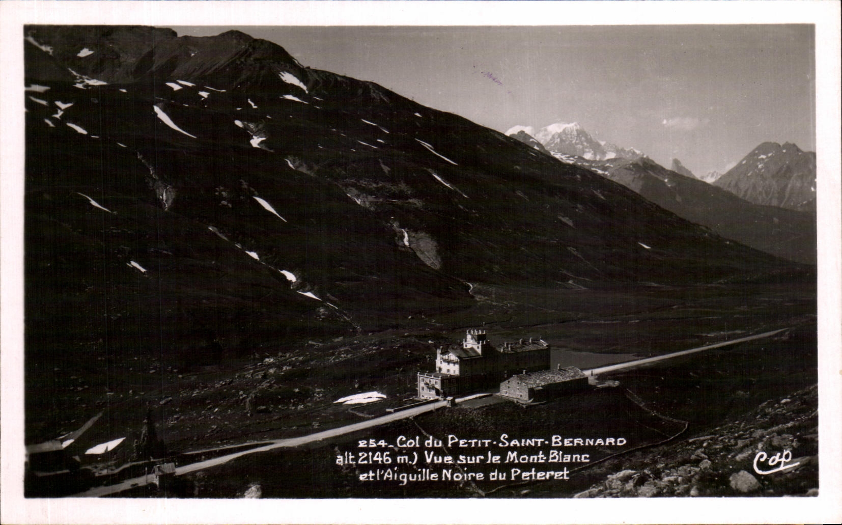 Col du Petit-Saint-Bernard — Vue sur le Mont Blanc et l'Aiguille Noire du Pèteret — éditeur Cap, n° 254