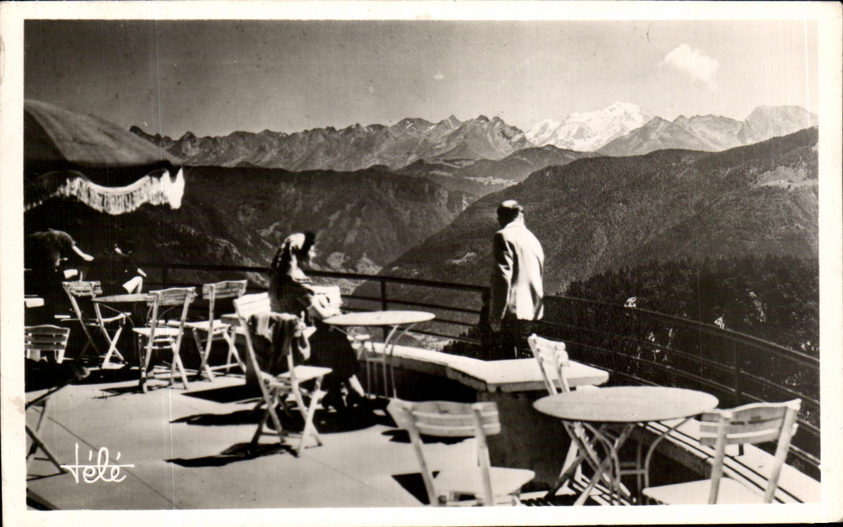 Terrasse du téléphérique de Veyrier — Chaîne des Alpes et le Mont-Blanc — éditeur Hélé