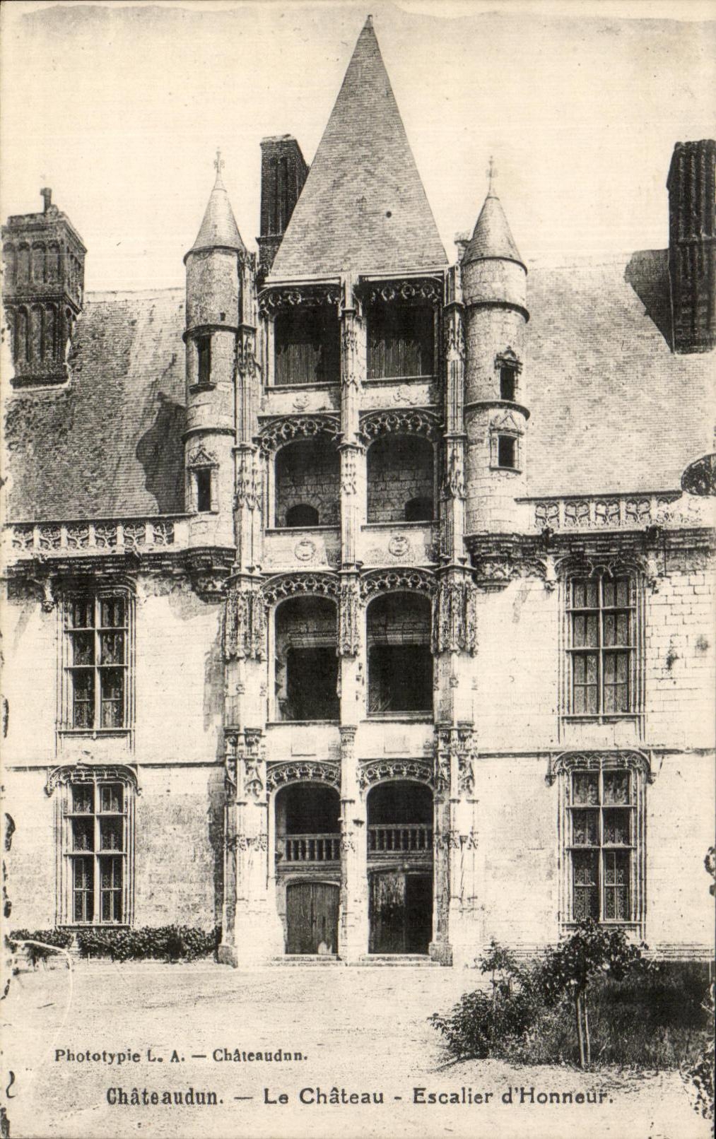 Châteaudun — Le Château - Escalier d'Honneur — Phototypie L. A. — Châteaudun