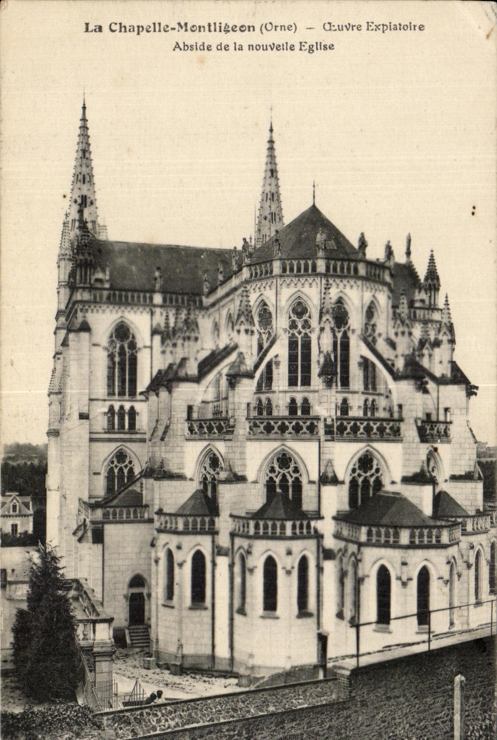 CPA La Chapelle Montligeon Oeuvre Expiatoire Abside de la Nouveile Eglise