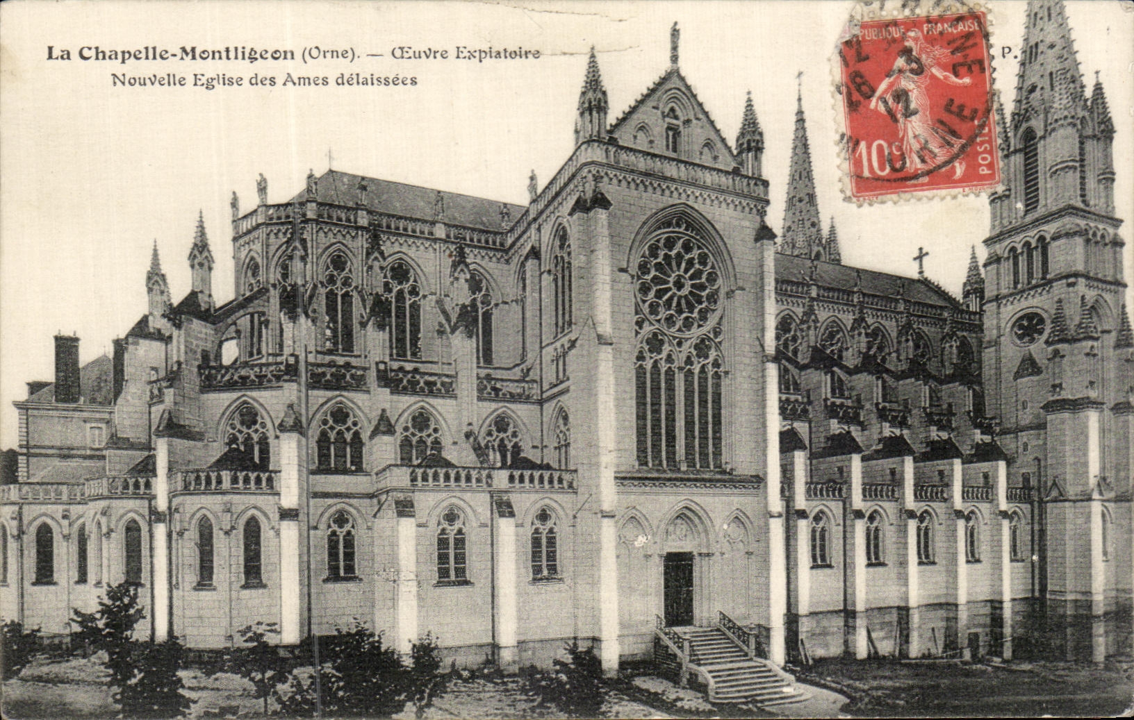 CPA La Chapelle Montligon Ceuvre Expiatoire Nouvelle Eglise des Ames Delaissees