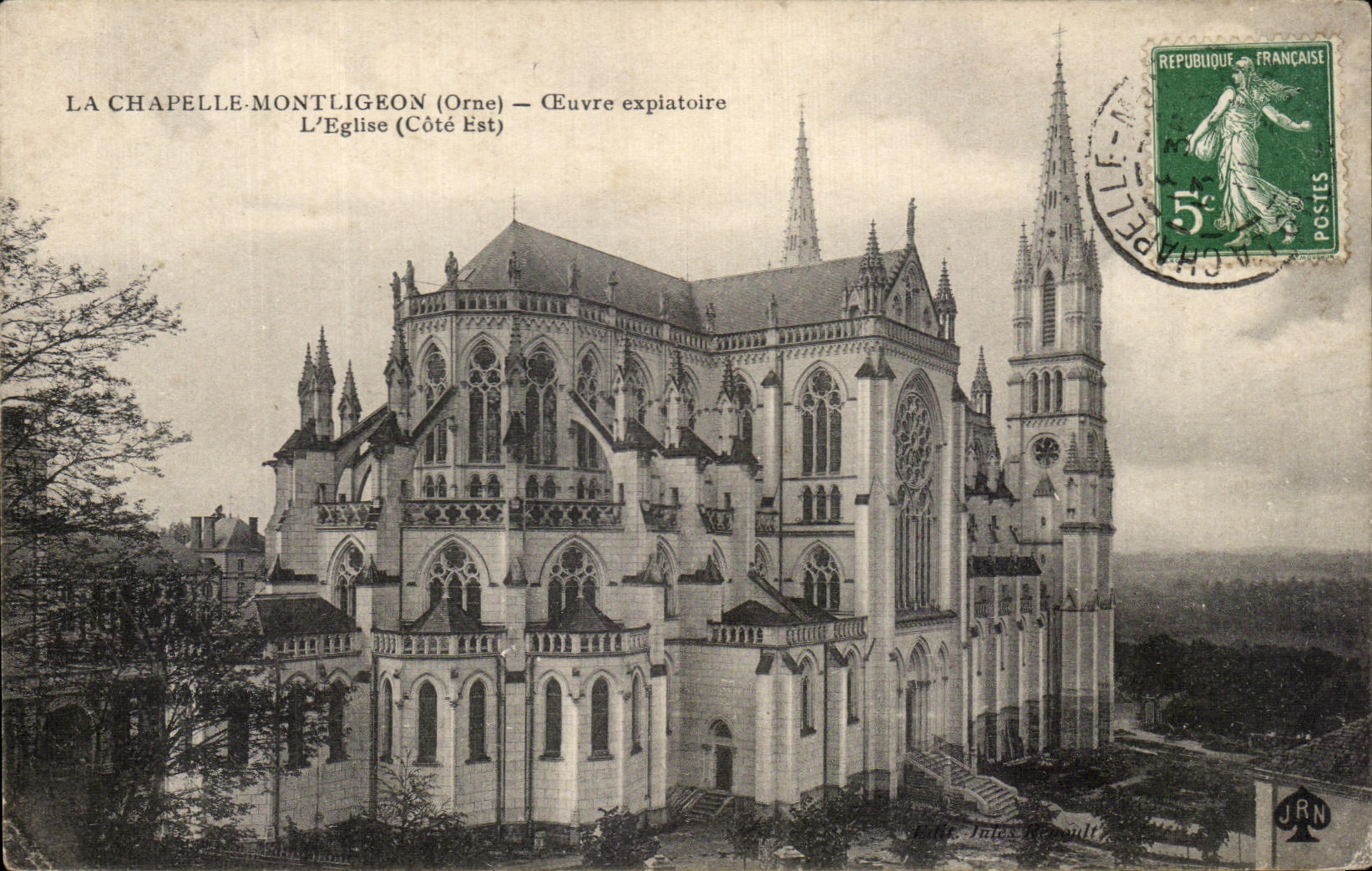 CPA La Chapelle Montligeon Oeuvre explatoire L'Eglise