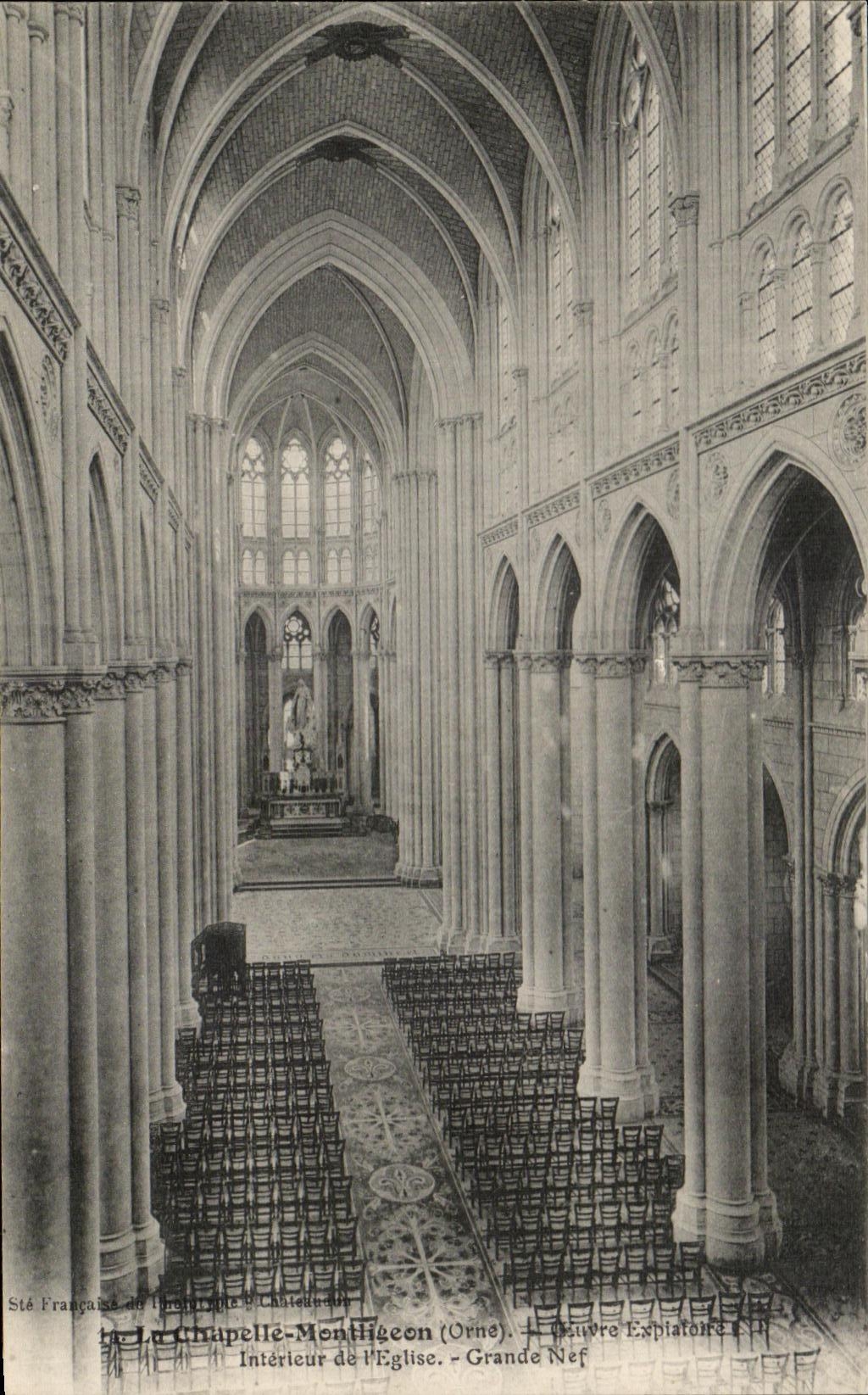 CPA La Chapelle Montligeon Oeuvre explatoire L'Eglise