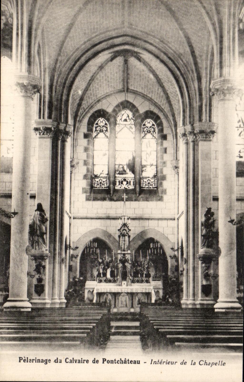 CPA Pelarinage da Calvaire de Pontchateau Interieur de la Chapelle