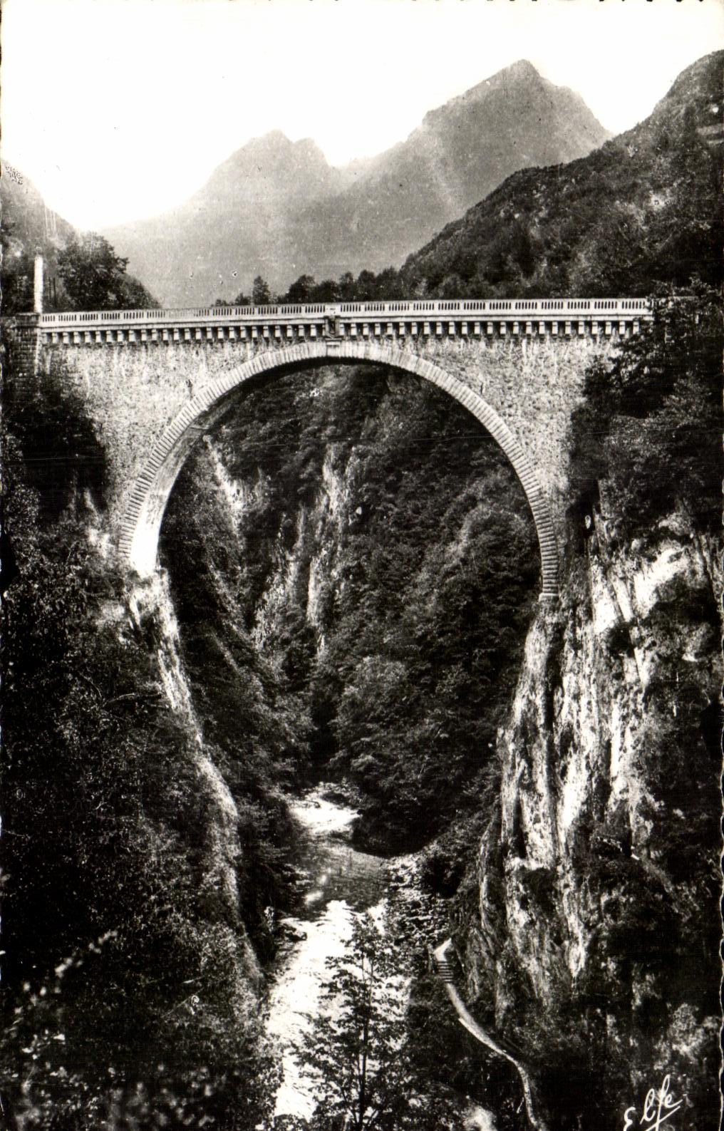Le Pont Napoléon — Saint-Sauveur (Hautes-Pyrénées) — Édit. Océan Labouche