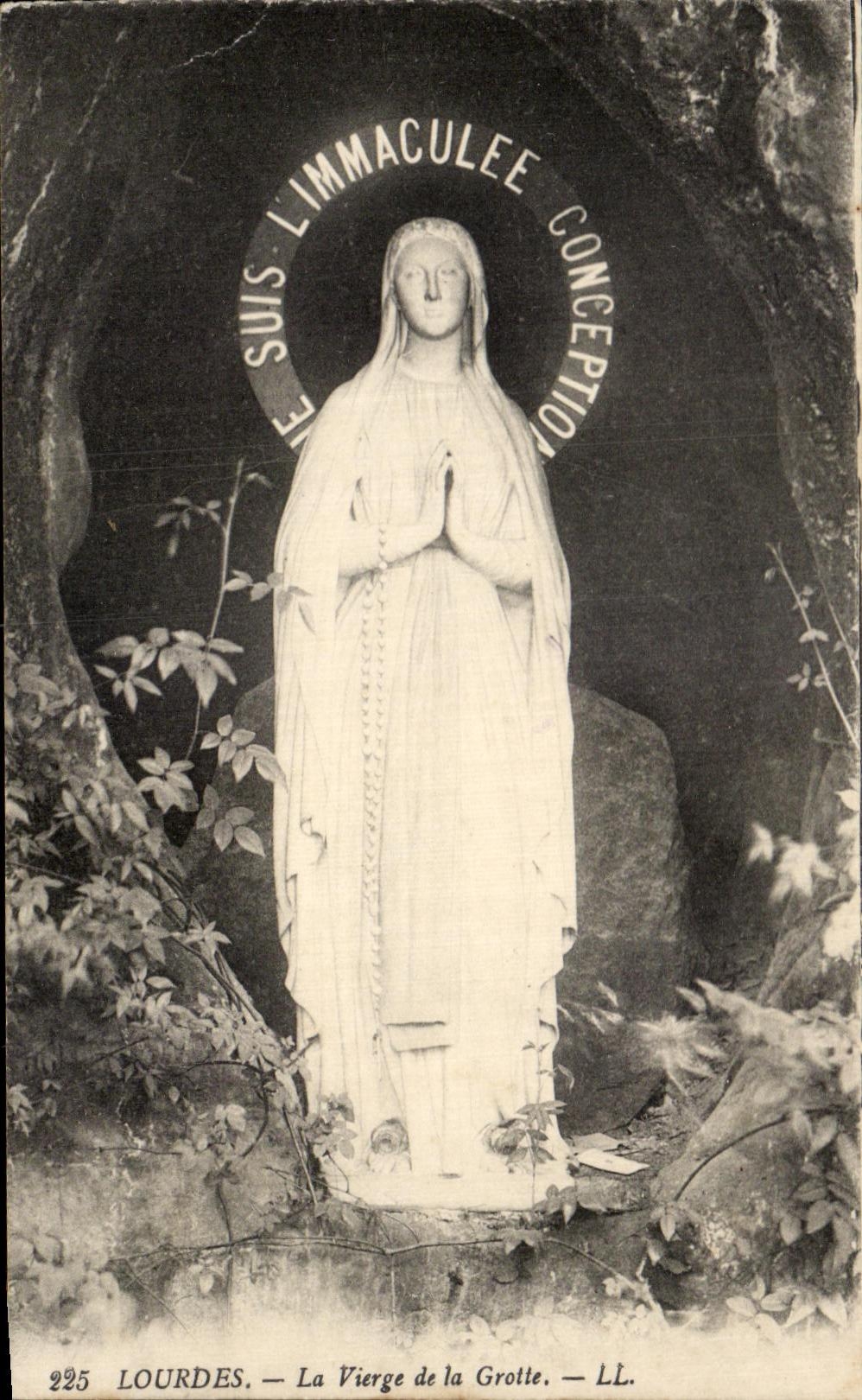 CPA Lourdes La Vierge De La Grotte
