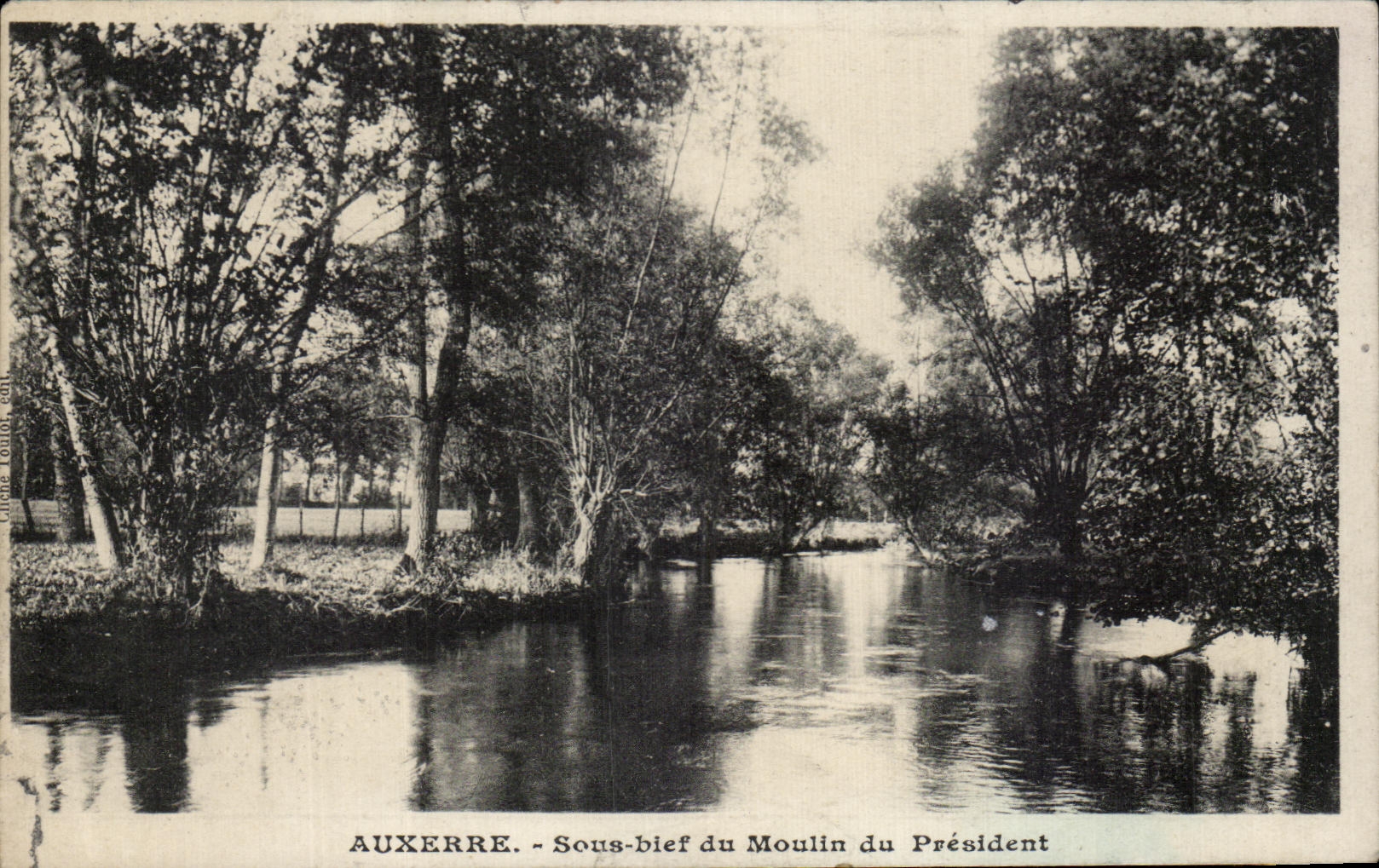 CPA Auxerre Sous Bief Du Moulin Du President