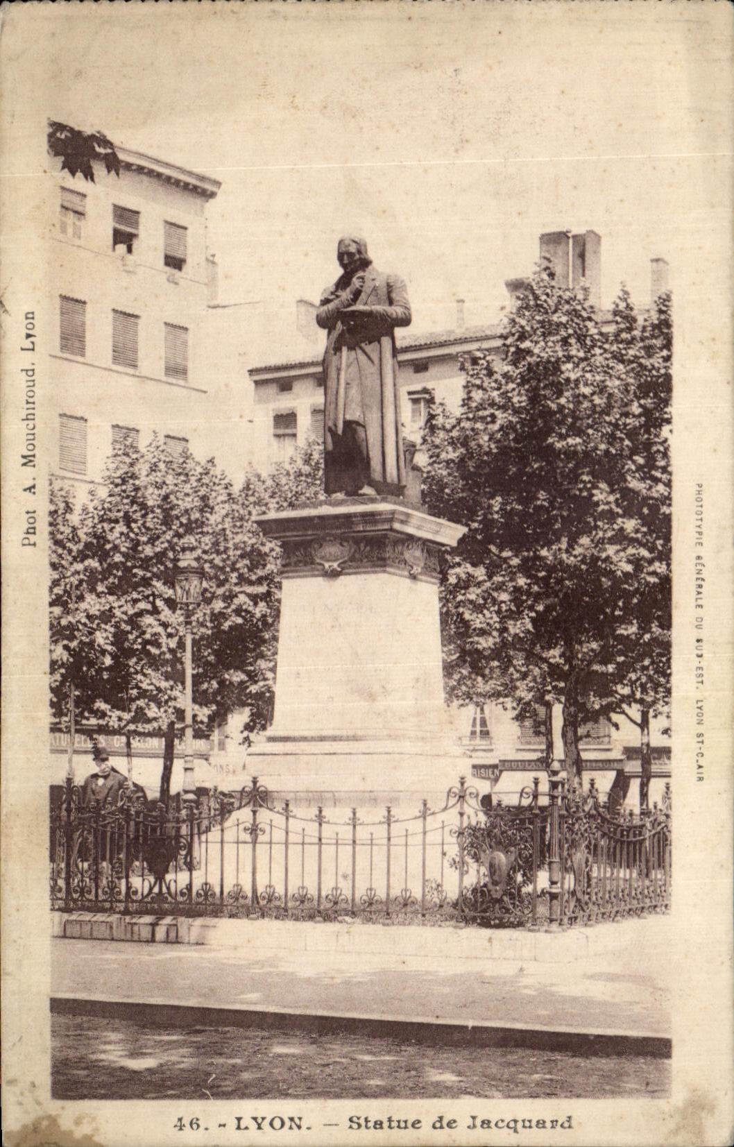 CPA Lyon Statue De Jacquard