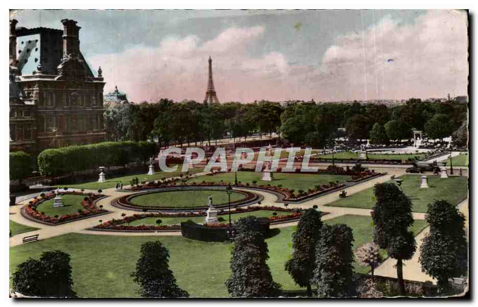 CPA Paris Les Jardins des Tuileries et le pavillon de Flore Tour Eiffel