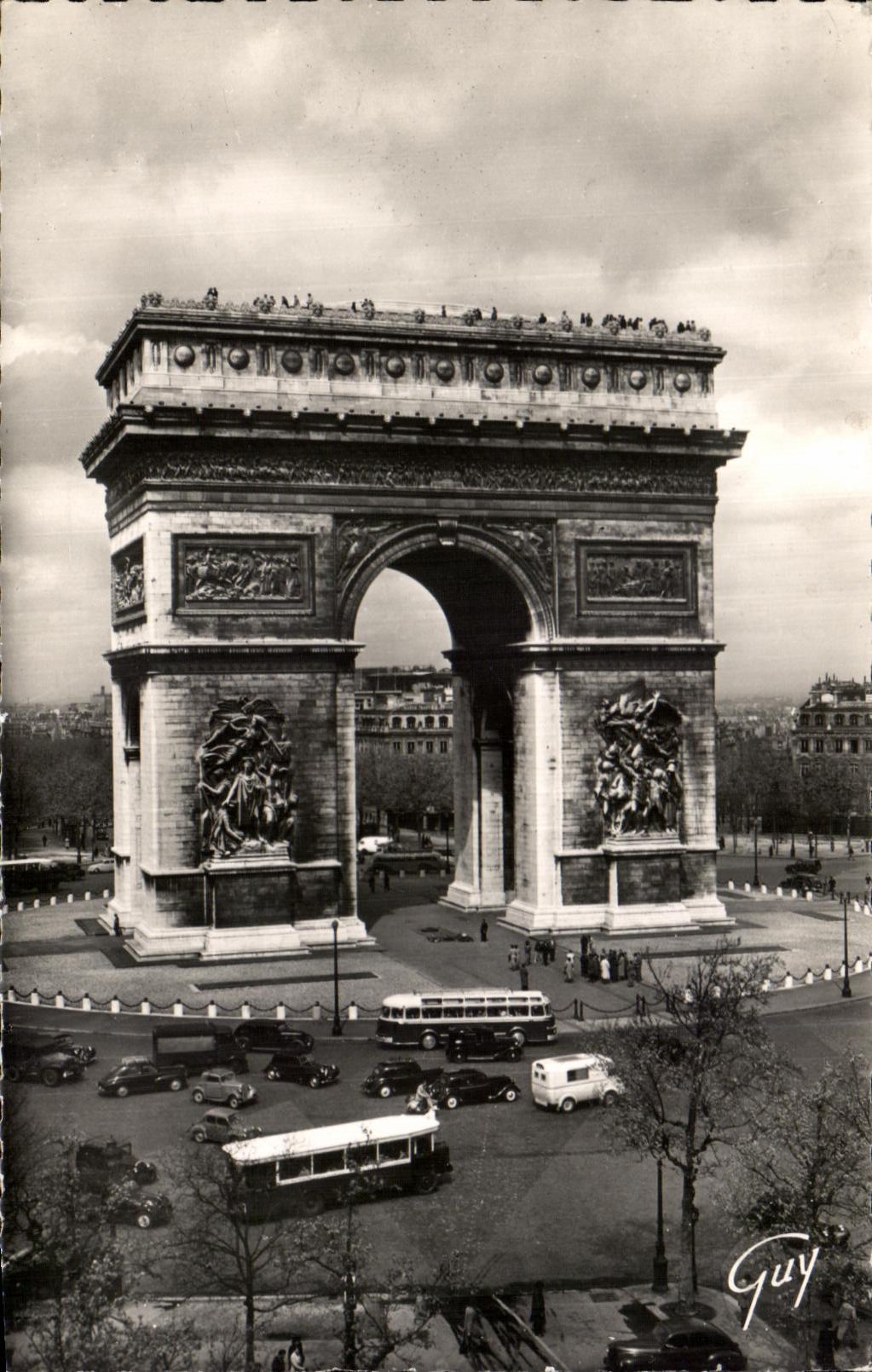 CPA Paris Et Ses Marvelles L'Arc de Triomphe de l'Etoile 