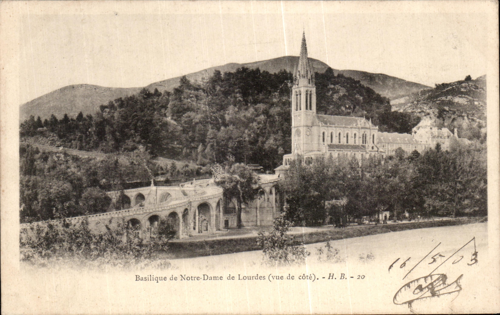 CPA Basilique de Notre Dame de Lourdes 