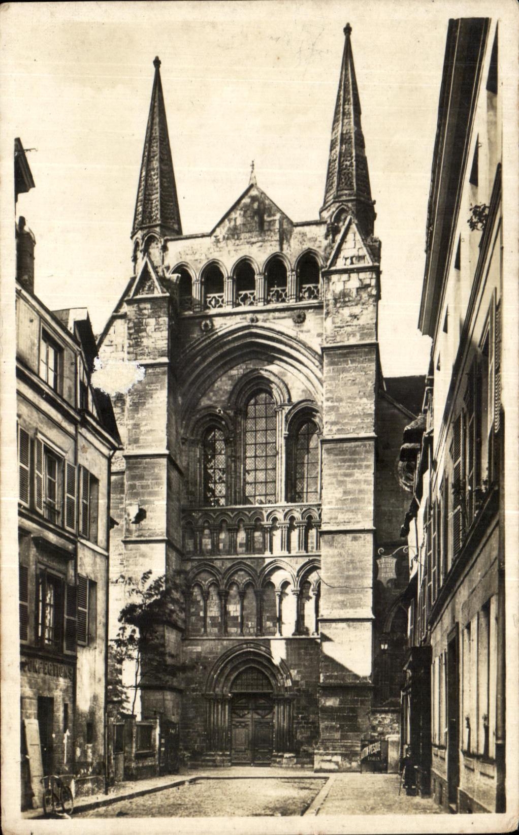 CPA Lisieux Portail sud de la Cathedrale Saint Pierre
