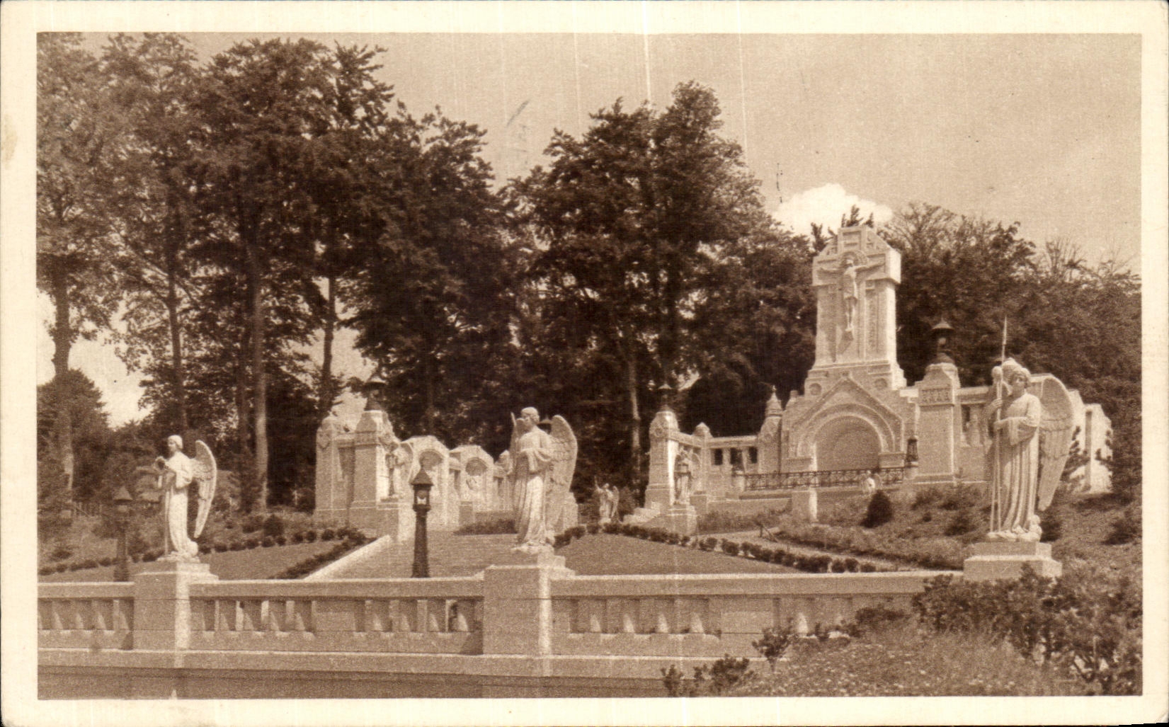 CPA La Basilique De Lisieux Chemin de Croix 