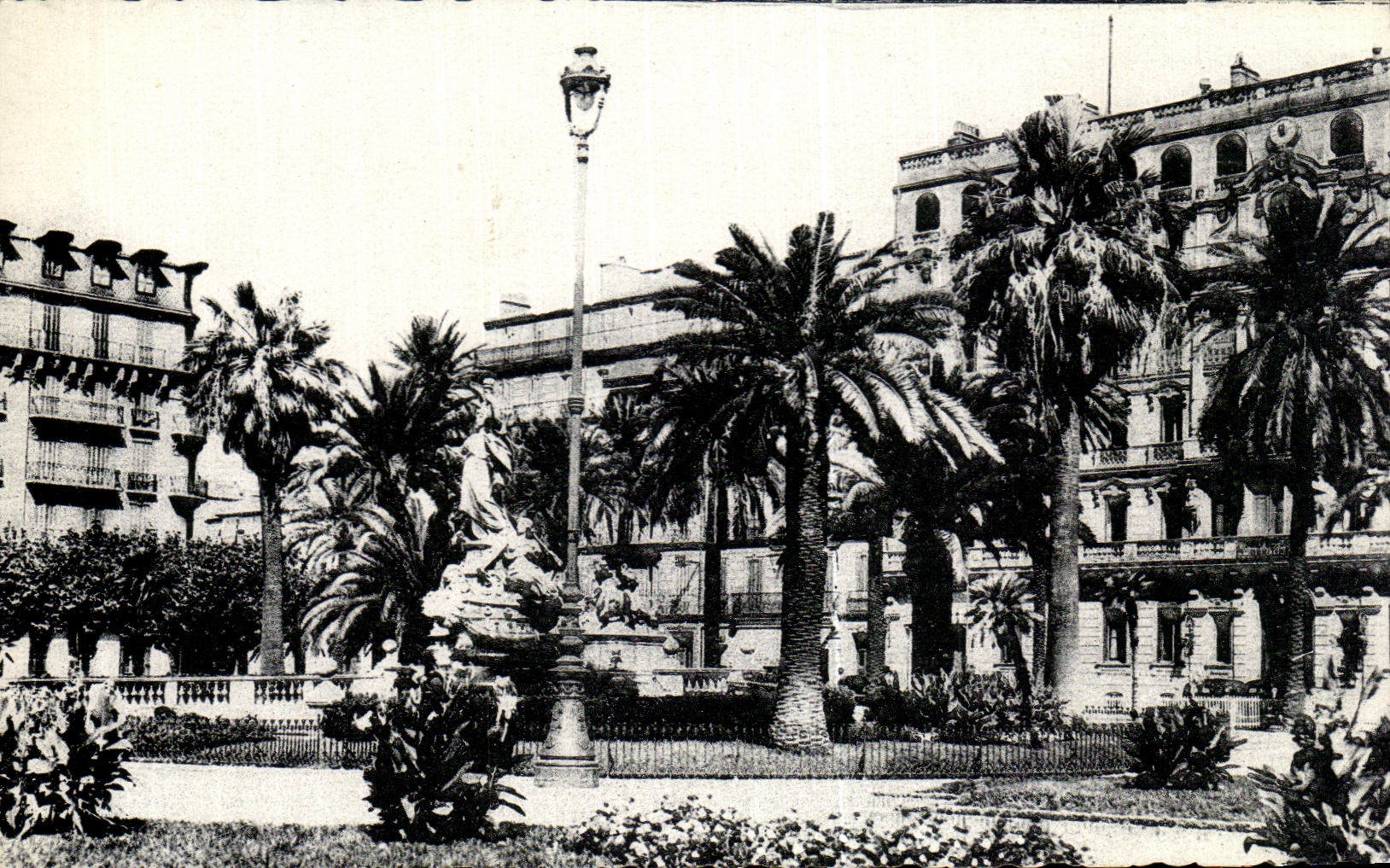 CPA Toulon Un Coin Place Liberte La Prefecture Maritime