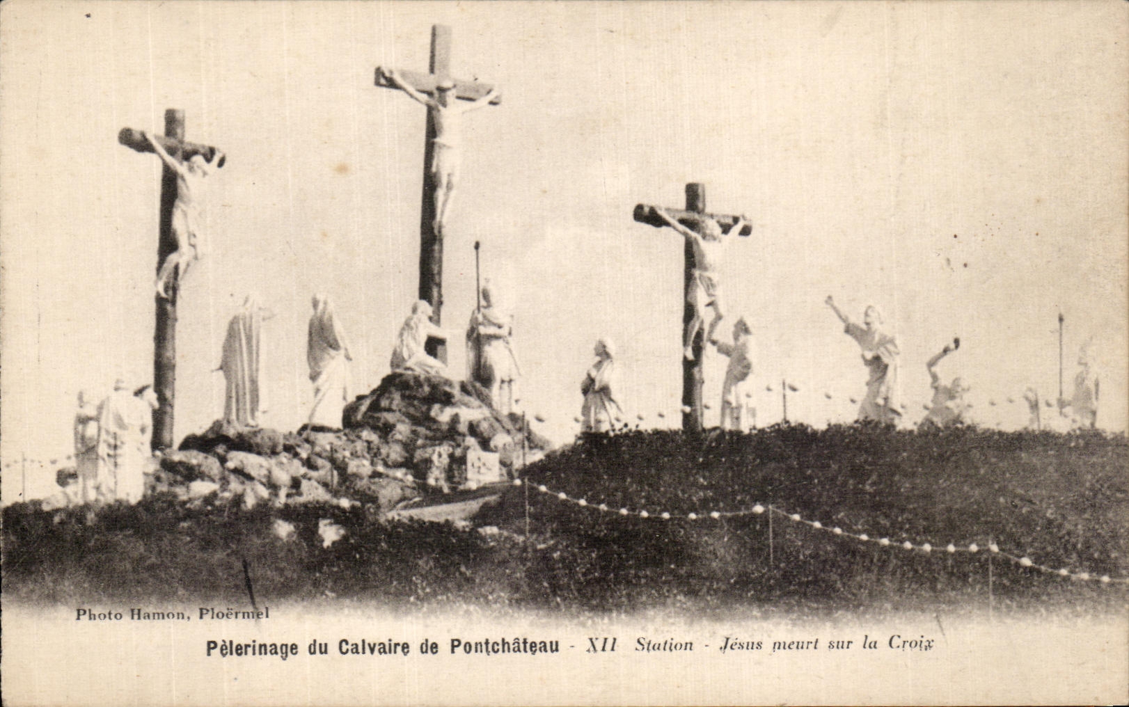 CPA Pelerinage Du Calvaire De Pontchateau Jesus meurt sur La Croix